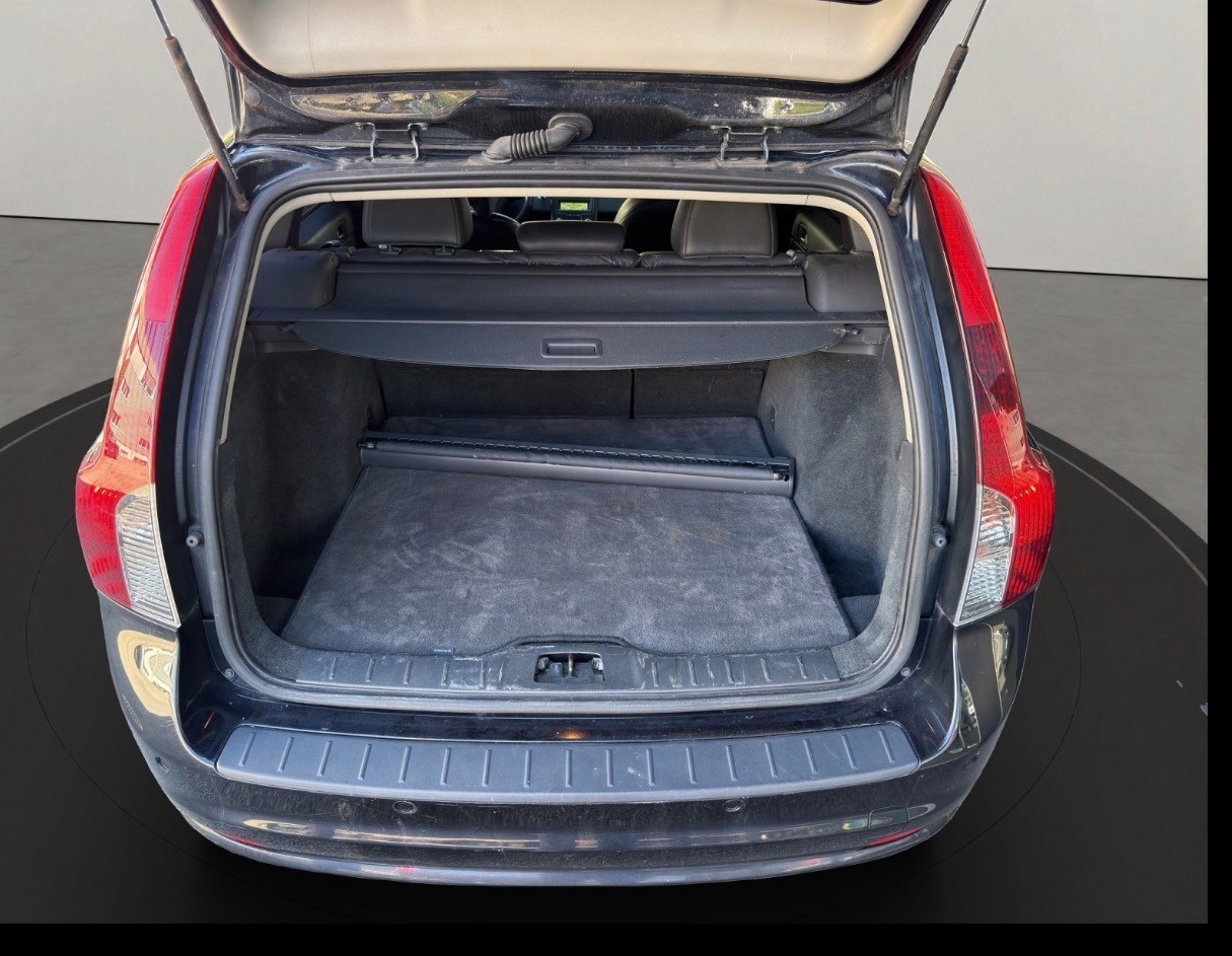 VOLVO V50 2.0D Momentum R-Design Diesel-image-7