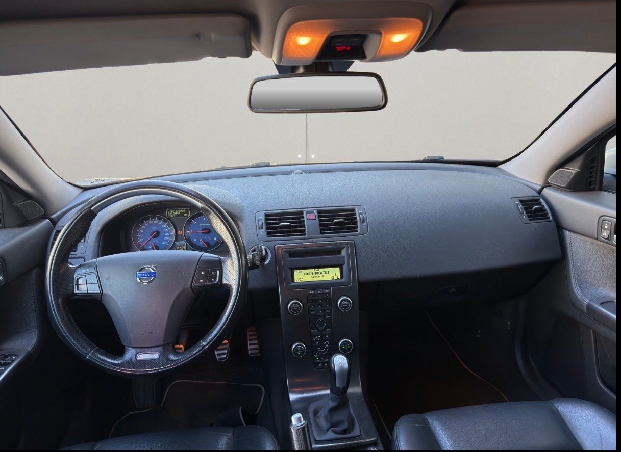 VOLVO V50 2.0D Momentum R-Design Diesel-showroom-element-3
