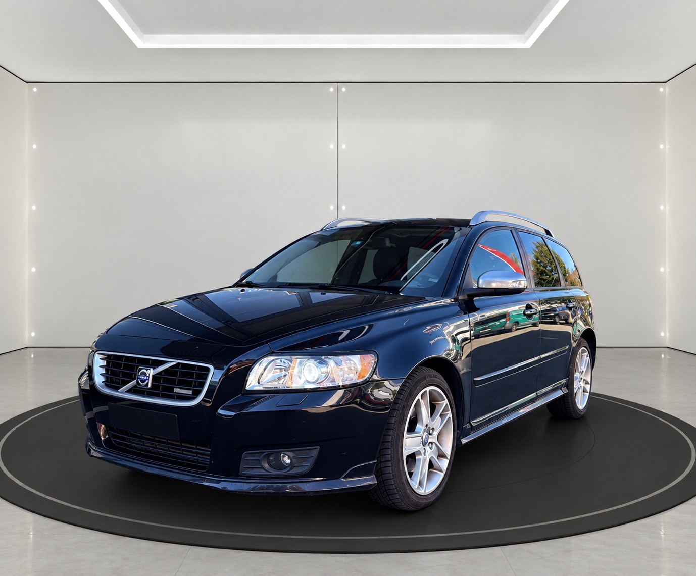 VOLVO V50 2.0D Momentum R-Design Diesel