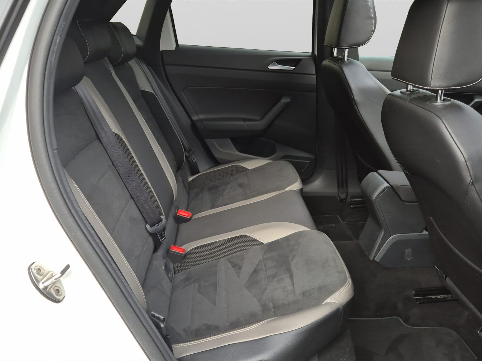 VW Polo 2.0 TSI GTI DSG-image-14