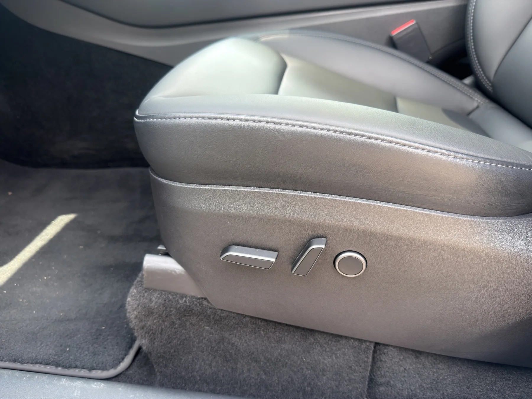 TESLA Model Y Performance D SOH 95.1%-image-51