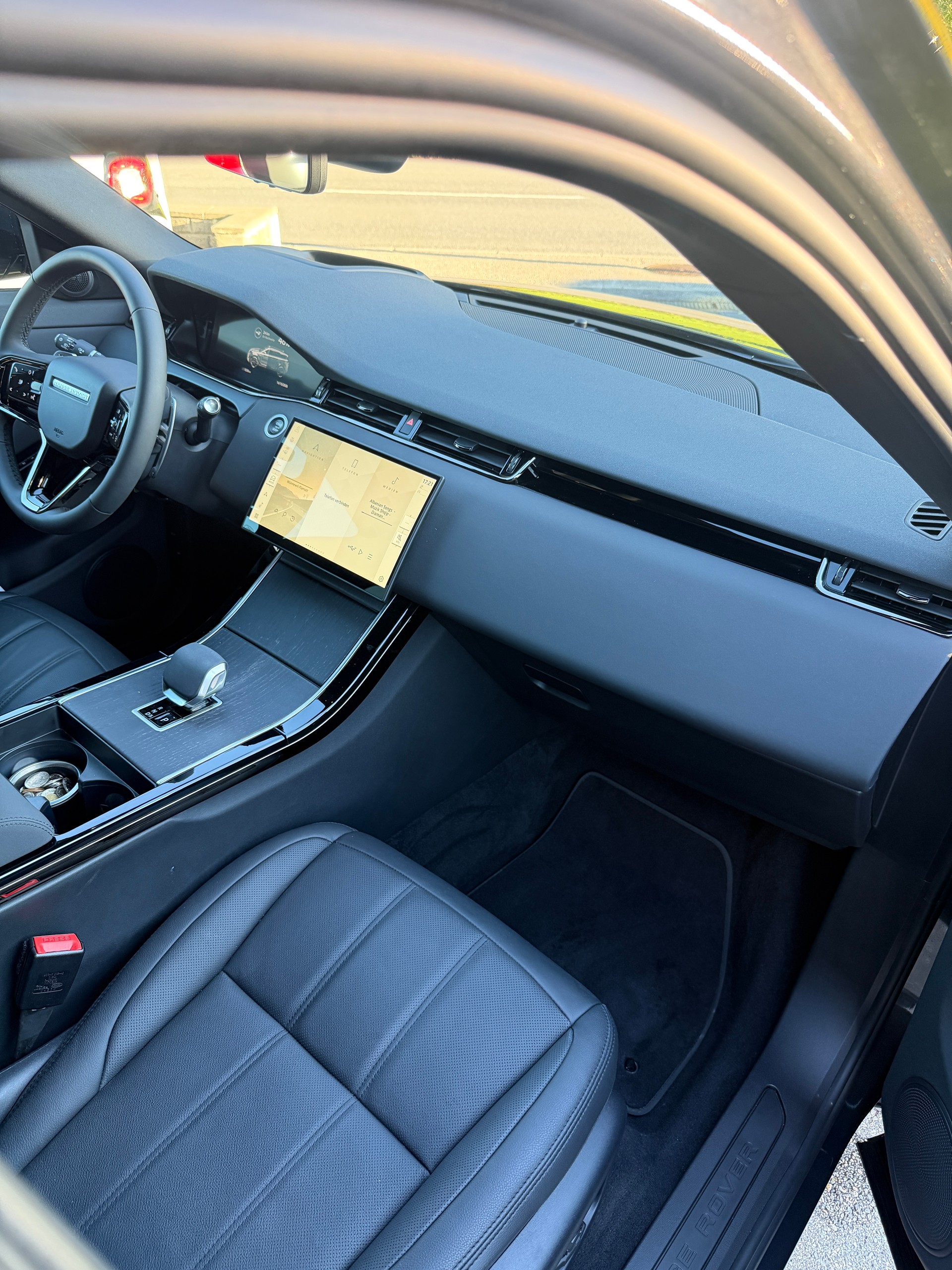 LAND ROVER Range Rover Evoque P 270e Autobiography AT9-image-9