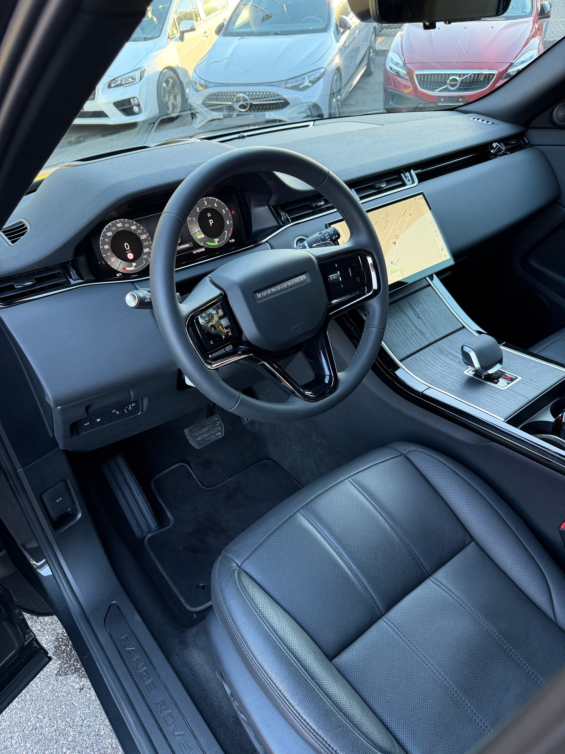 LAND ROVER Range Rover Evoque P 270e Autobiography AT9-image-6
