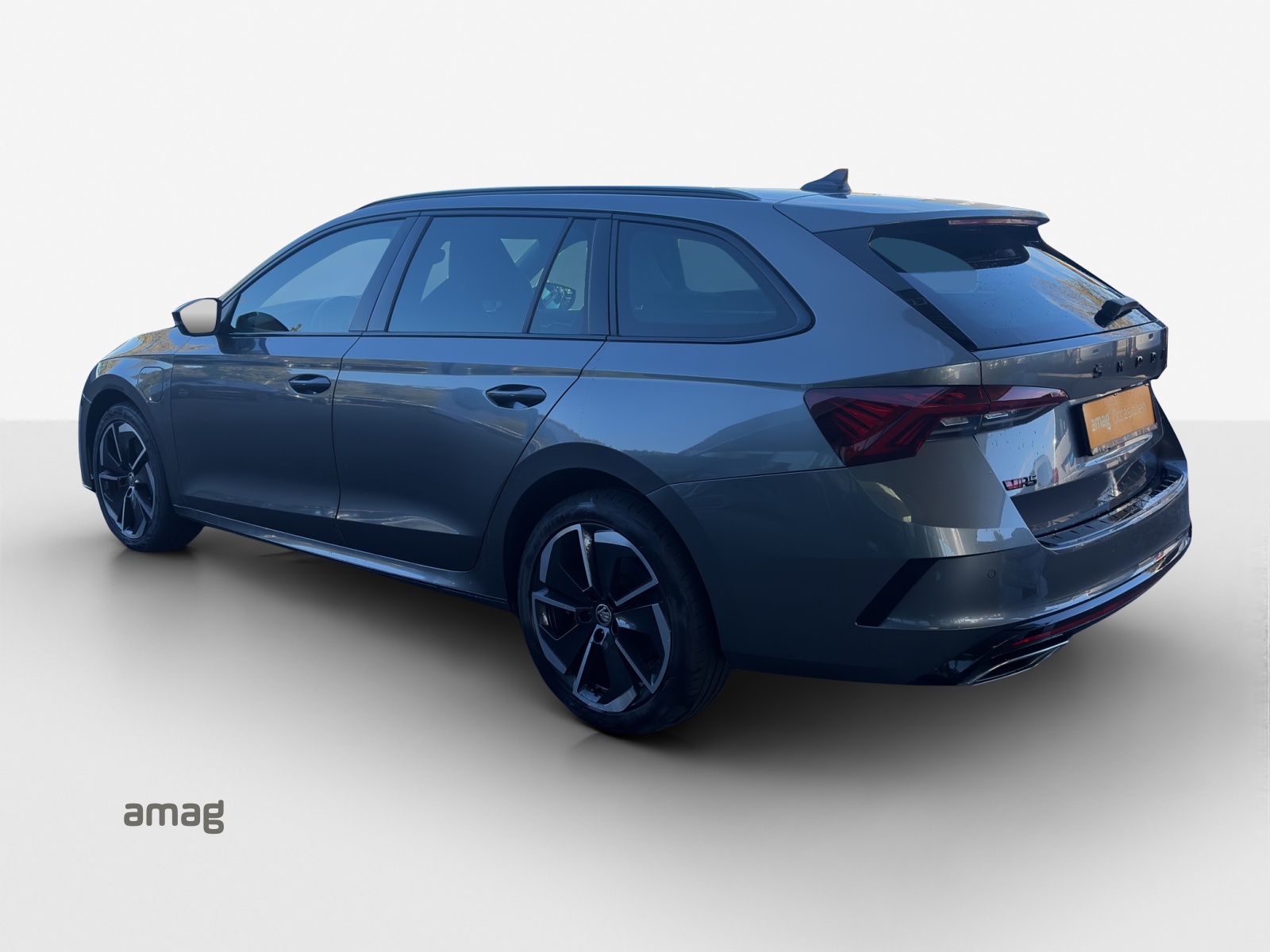 SKODA Octavia Combi 1.4 TSI PHEV DSG RS-image-2