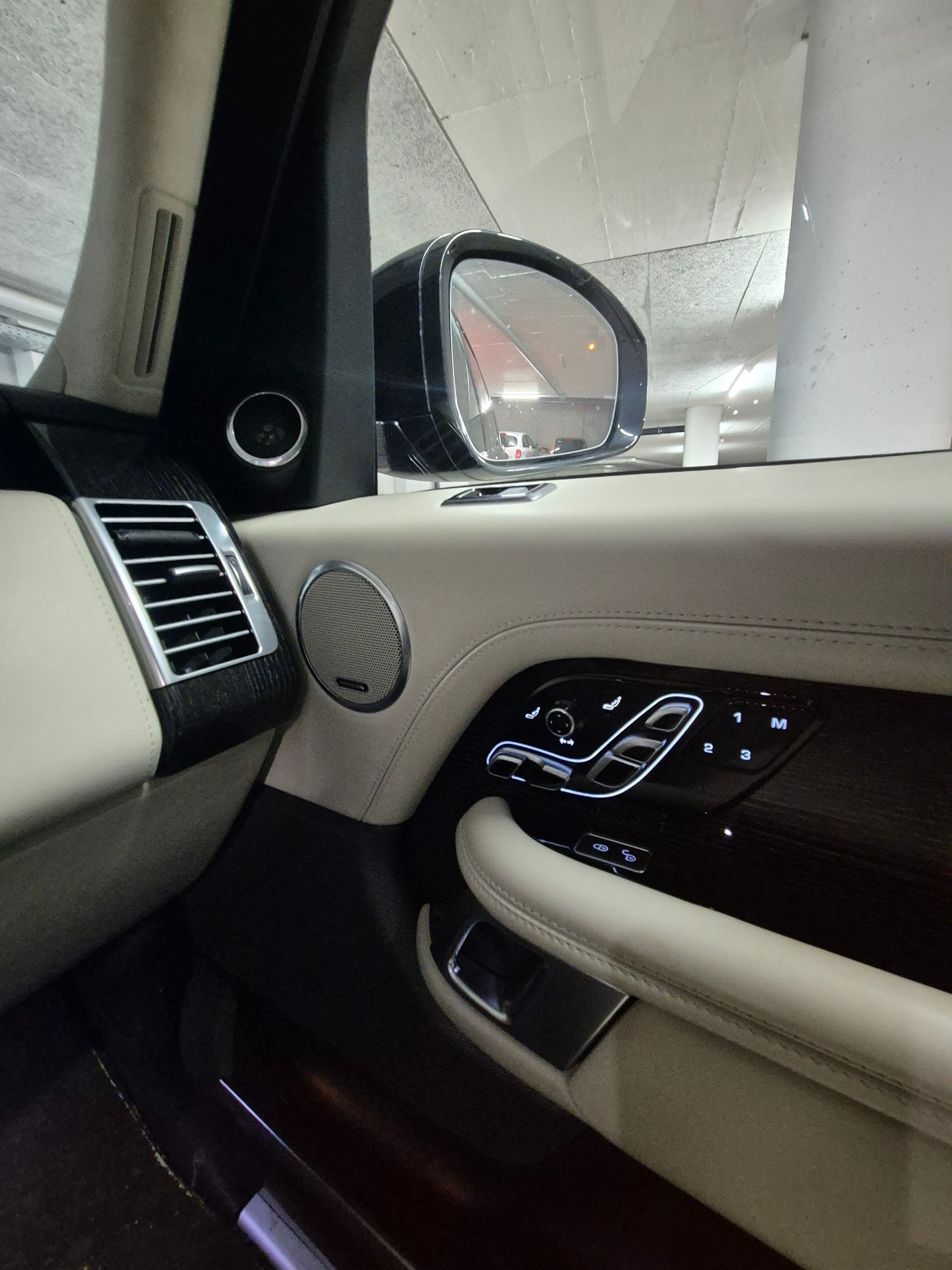 LAND ROVER 5.0 V8 SC Autobiography-image-6