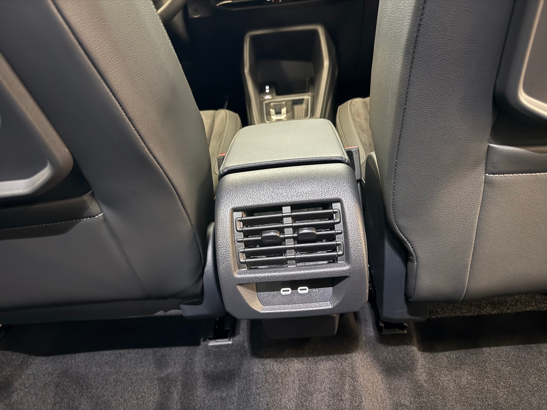 VW Caddy Maxi 1.5 TSI Plug in Hybrid Style DSG-image-23