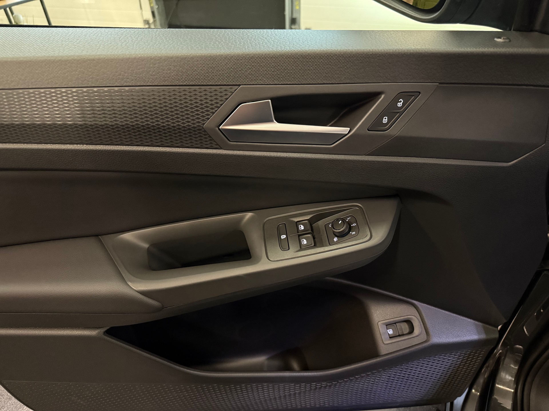 VW Caddy Maxi 1.5 TSI Plug in Hybrid Style DSG-image-12