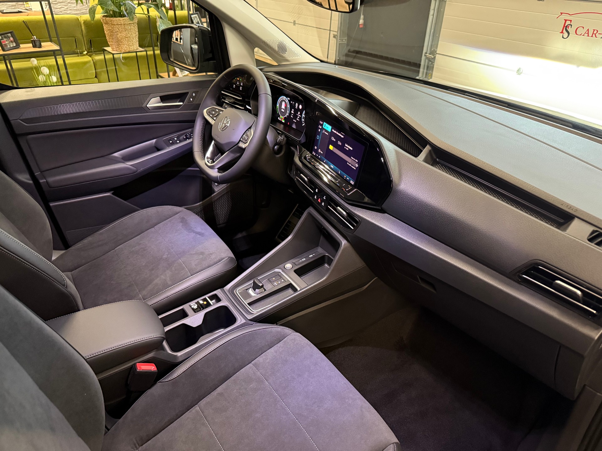 VW Caddy Maxi 1.5 TSI Plug in Hybrid Style DSG-image-24