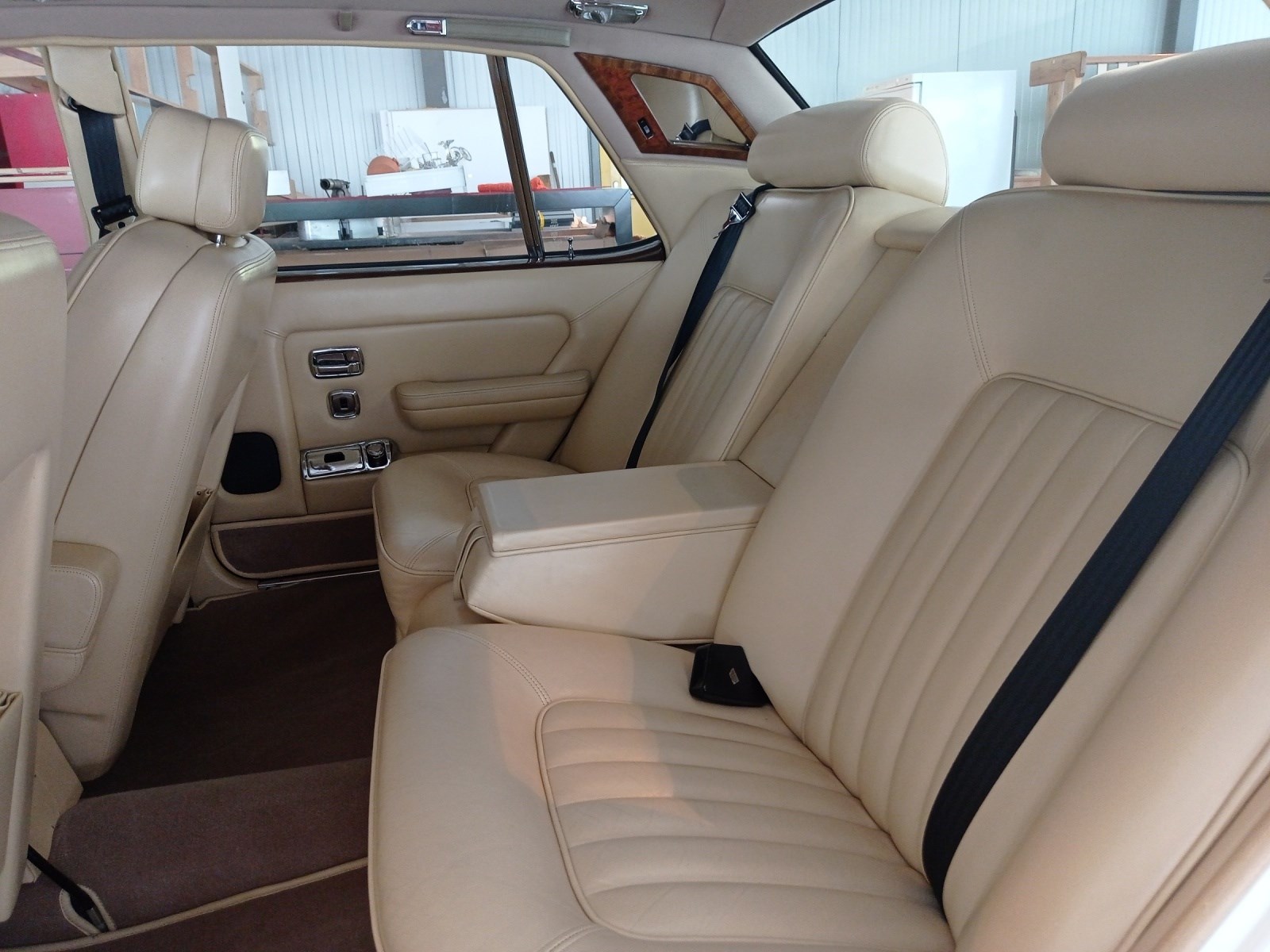 ROLLS-ROYCE Silver Spirit-image-6