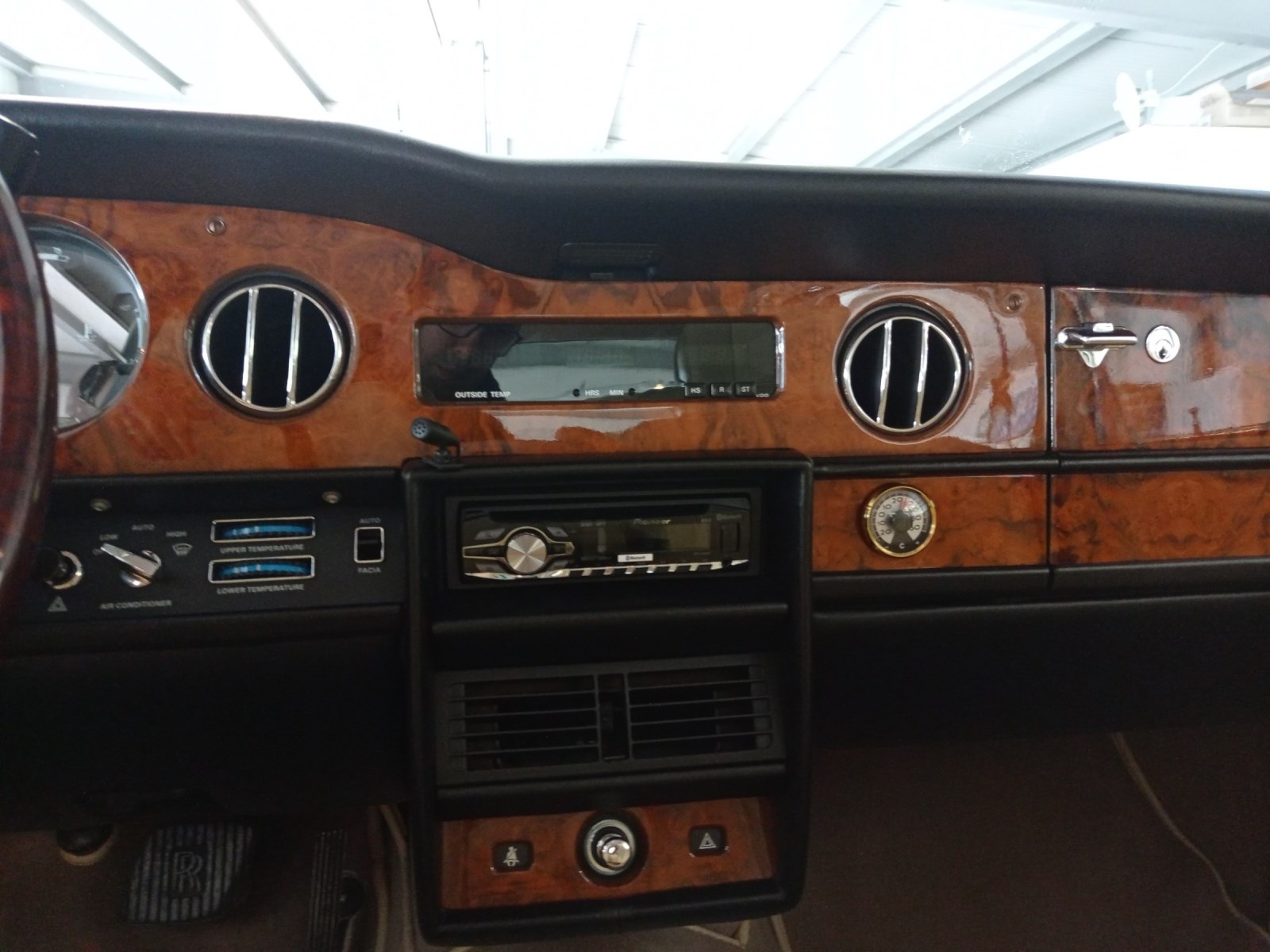 ROLLS-ROYCE Silver Spirit-image-8
