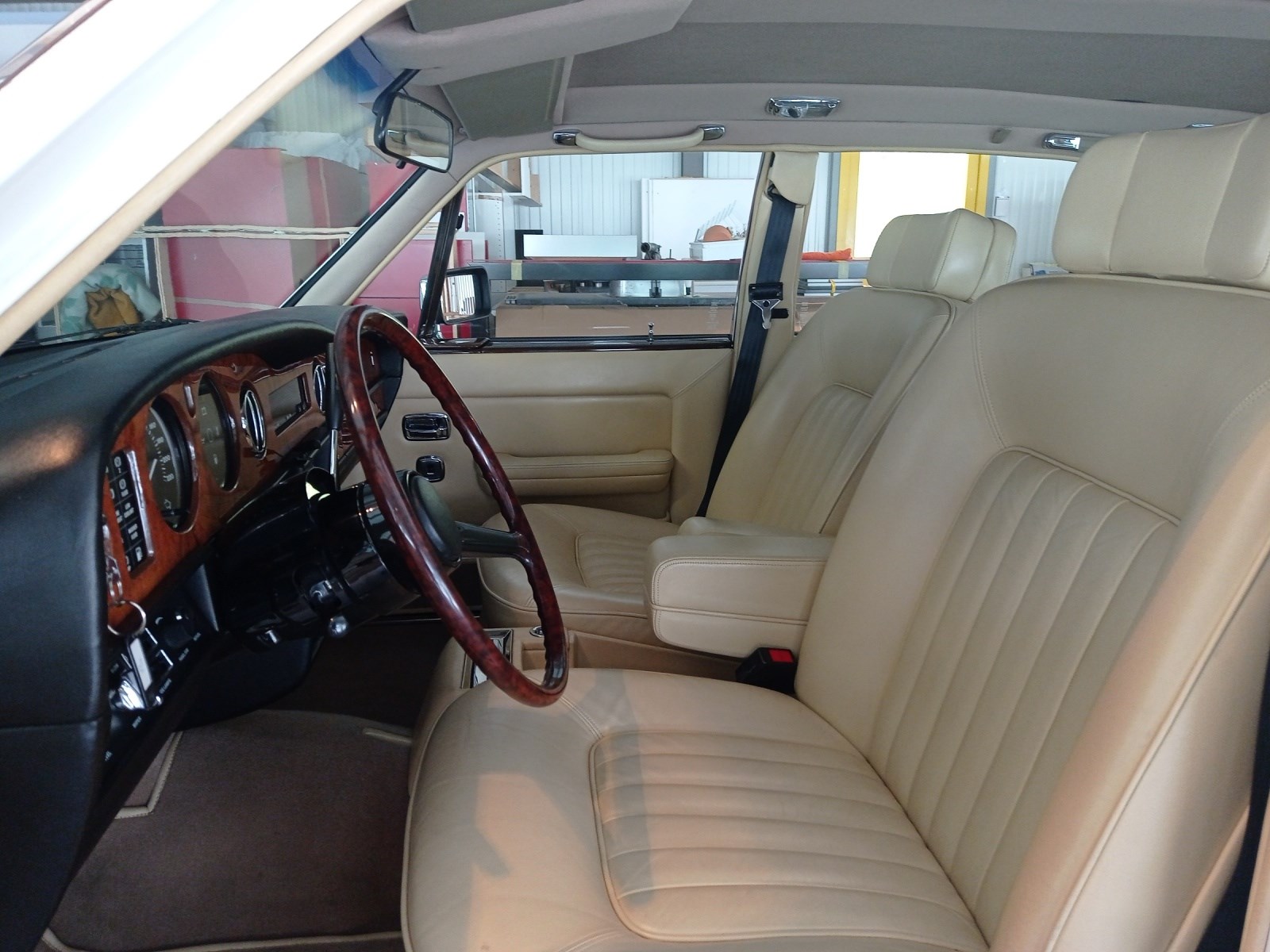 ROLLS-ROYCE Silver Spirit-image-4