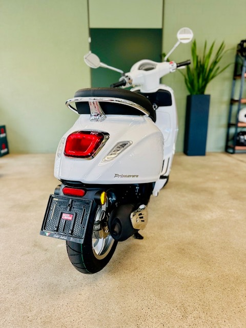 PIAGGIO Vespa 125 Primavera-image-2