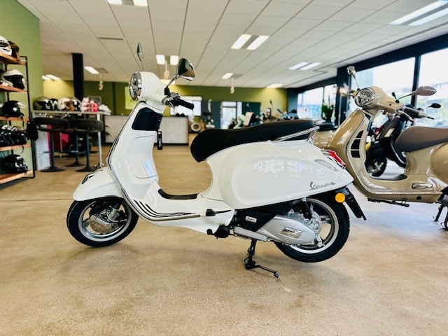 PIAGGIO Vespa 125 Primavera-image-3