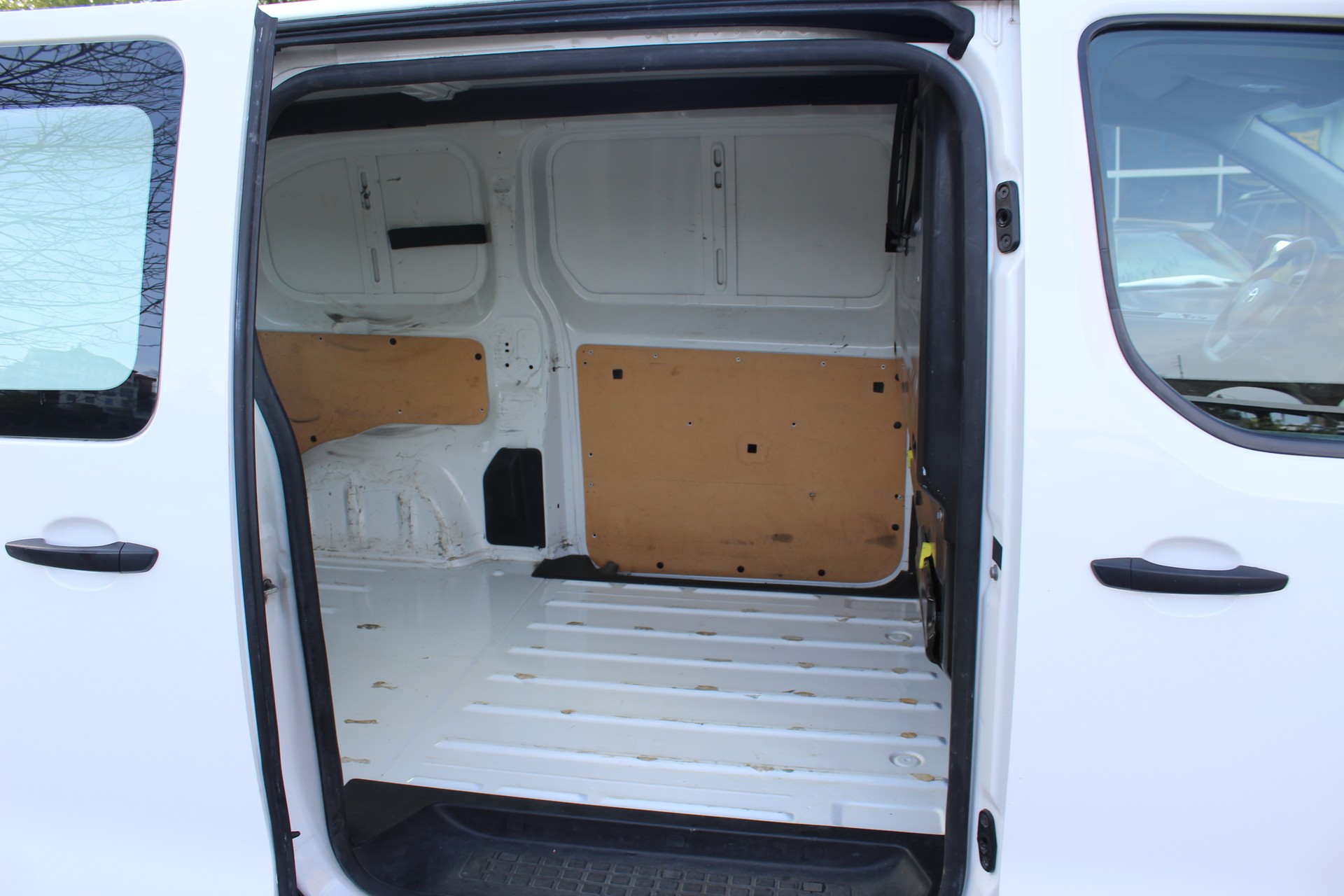 TOYOTA Proace 1.6D Panel Van L1 Terra-image-12