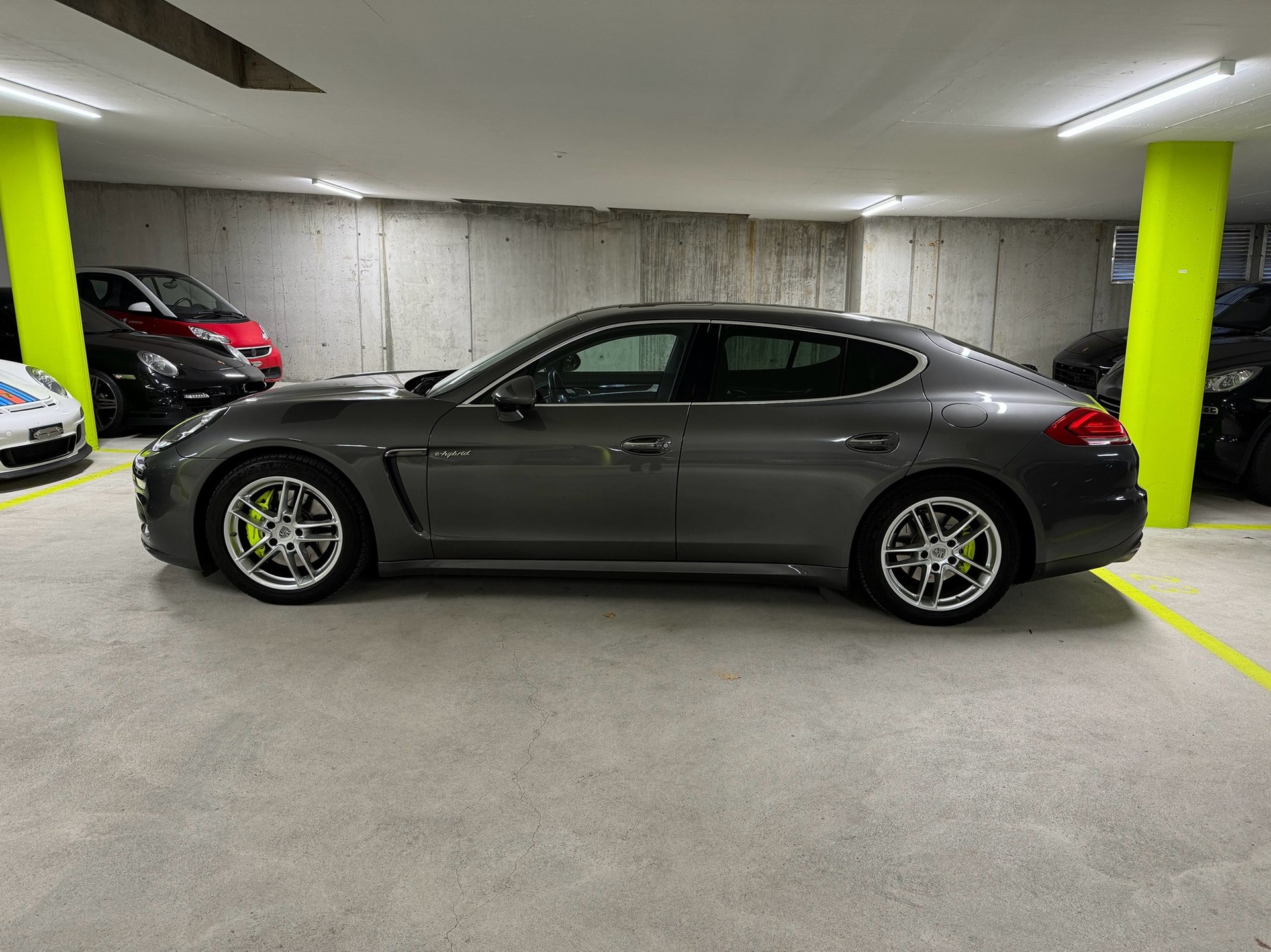 PORSCHE Panamera S E-Hybrid-image-8