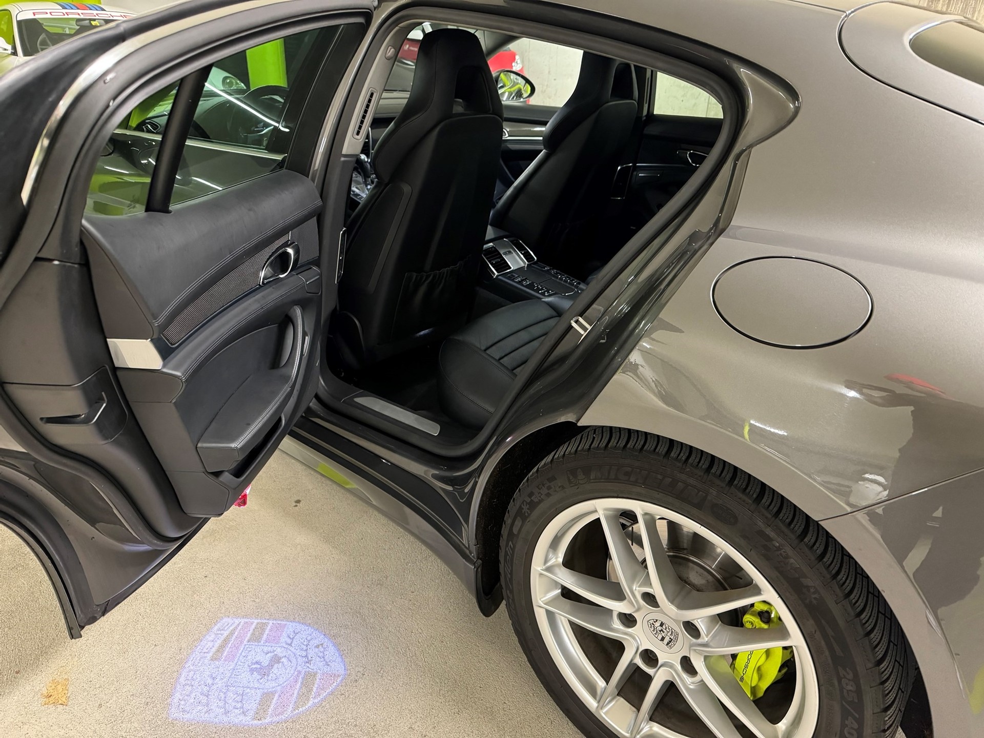 PORSCHE Panamera S E-Hybrid-image-2