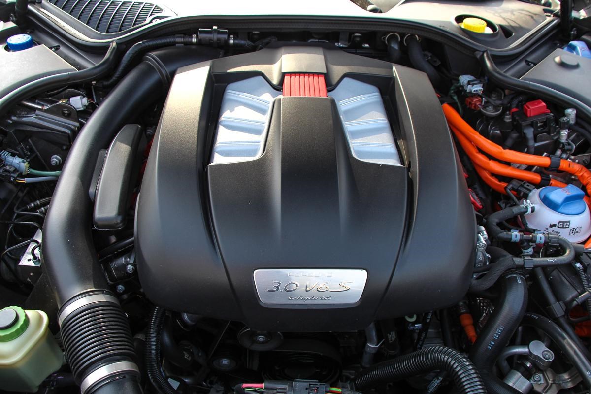 PORSCHE Panamera S E-Hybrid-image-6