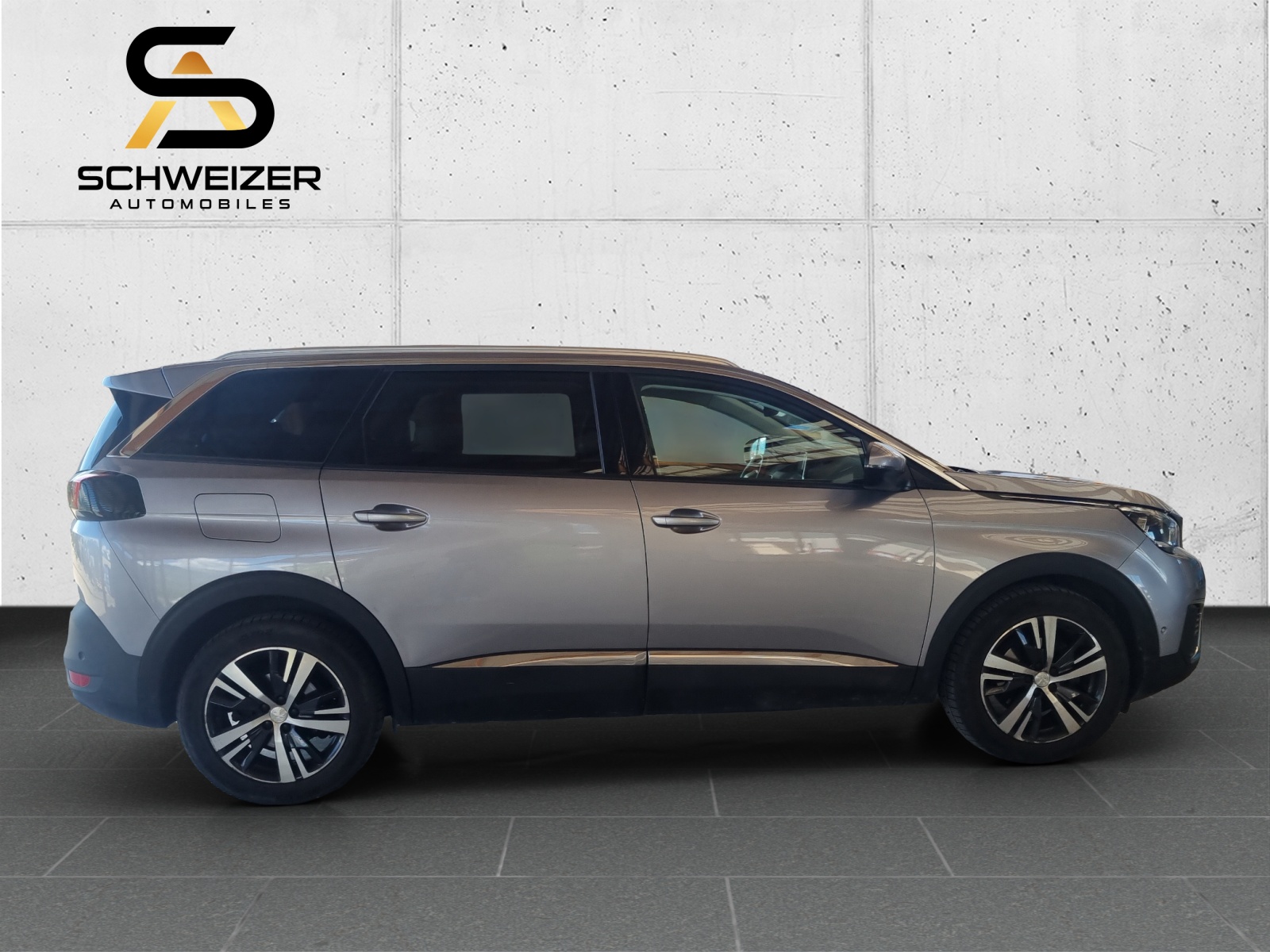 PEUGEOT 5008 1.2 Pure Tech Allure-image-4