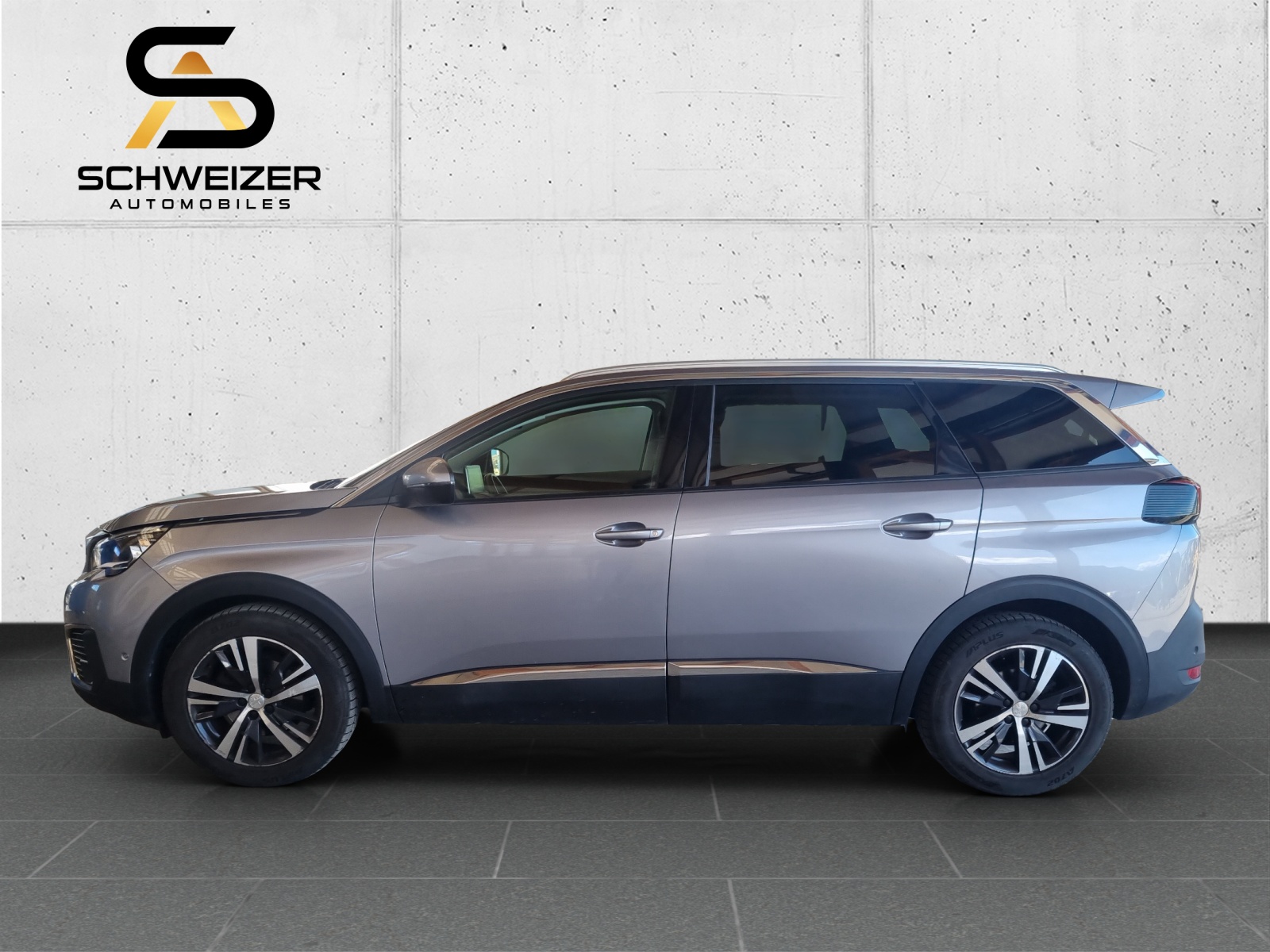 PEUGEOT 5008 1.2 Pure Tech Allure-image-3