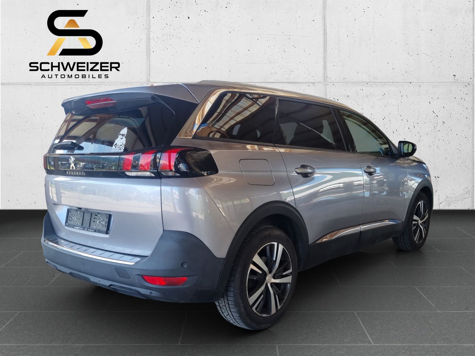 PEUGEOT 5008 1.2 Pure Tech Allure-image-6
