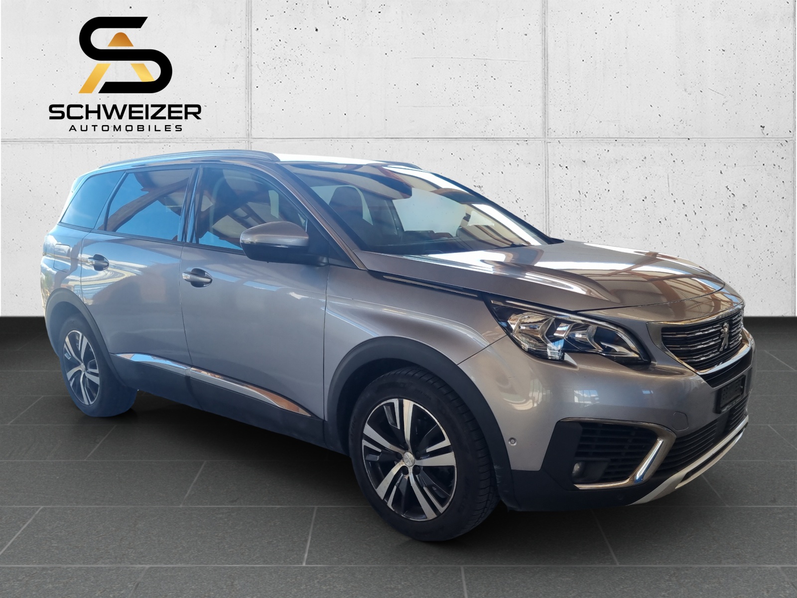 PEUGEOT 5008 1.2 Pure Tech Allure-image-1