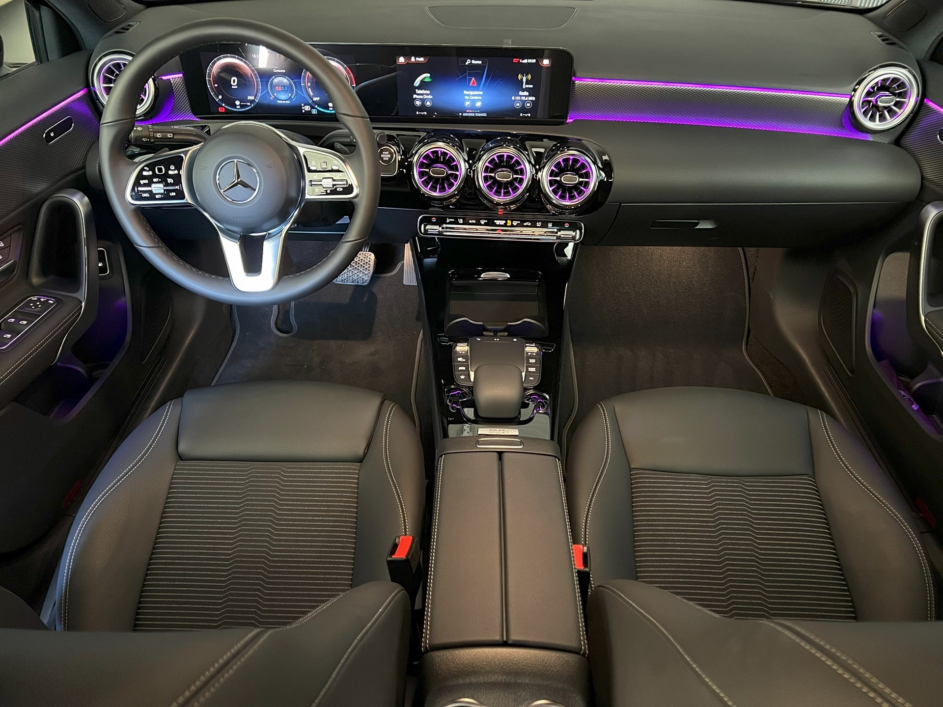 MERCEDES-BENZ A 250e Progressive 8G-DCT-image-10
