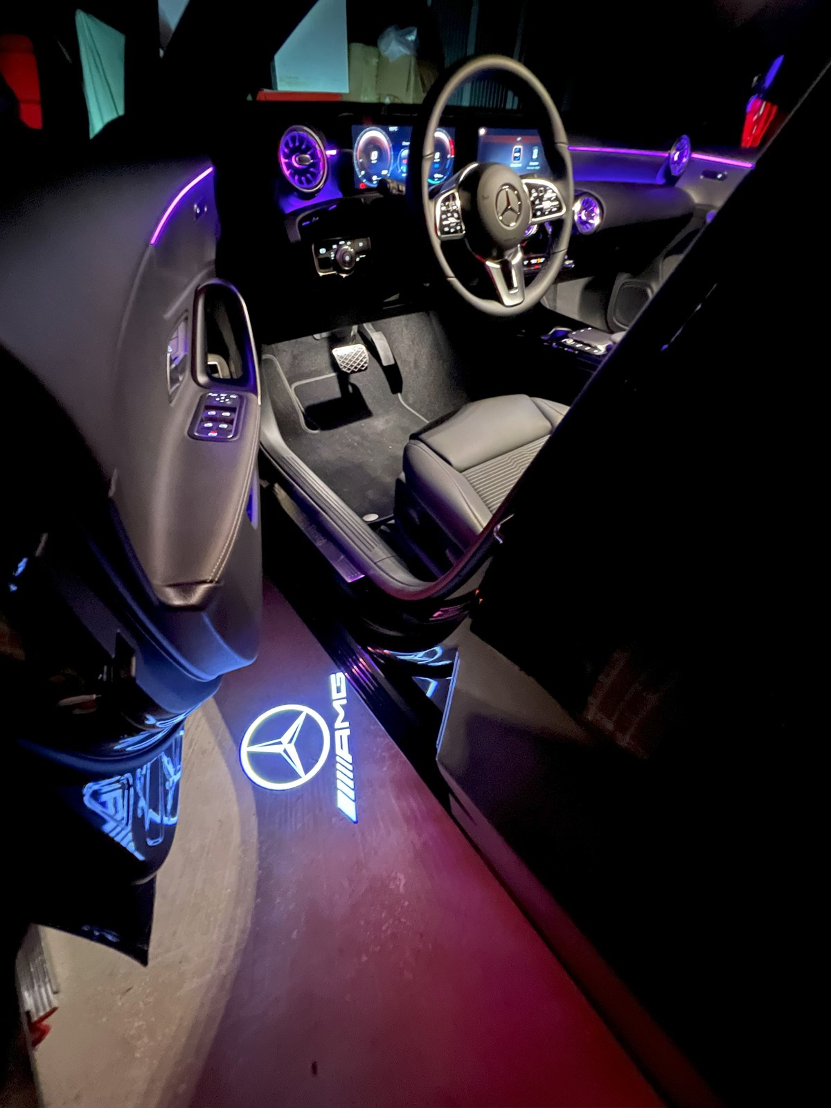 MERCEDES-BENZ A 250e Progressive 8G-DCT-image-13