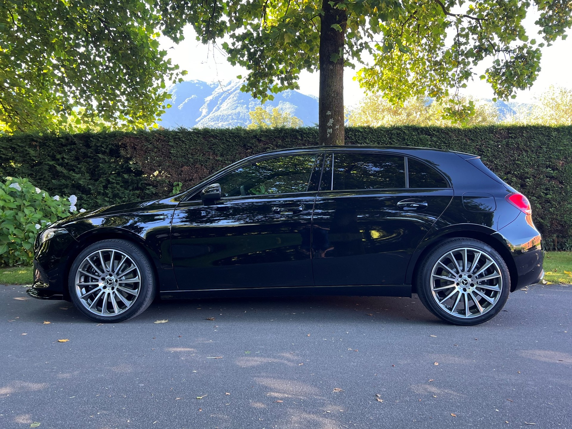 MERCEDES-BENZ A 250e Progressive 8G-DCT-image-16