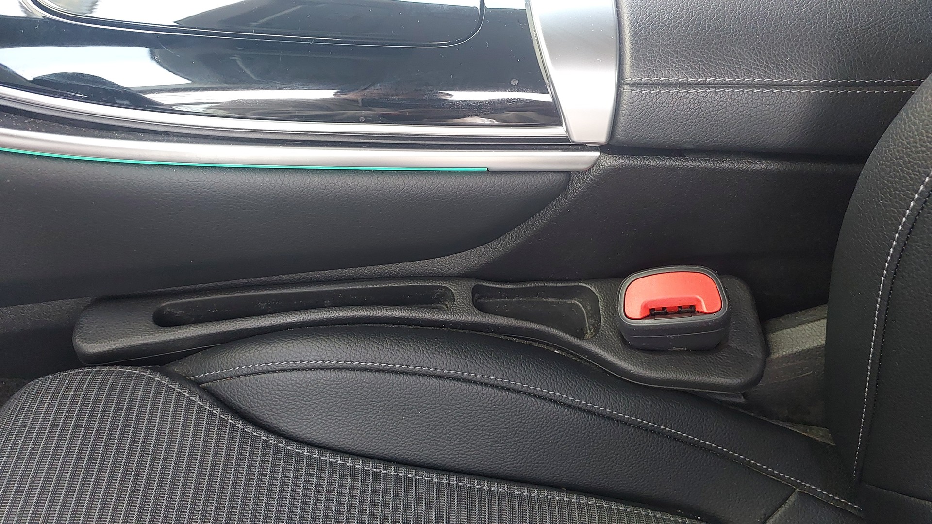 MERCEDES-BENZ GLC 200 4M-image-13