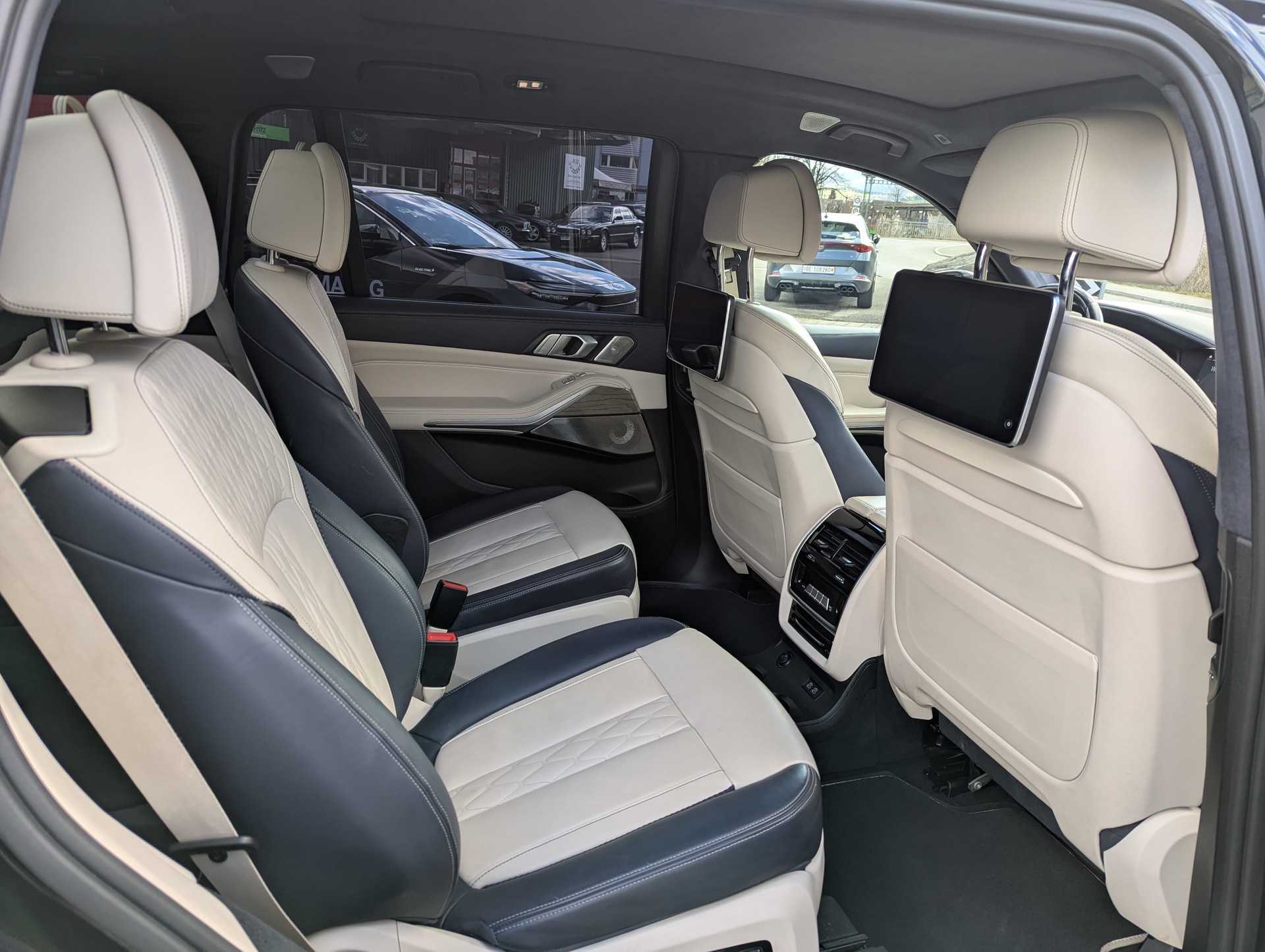 BMW X7 xDrive M50d Steptronic-image-14