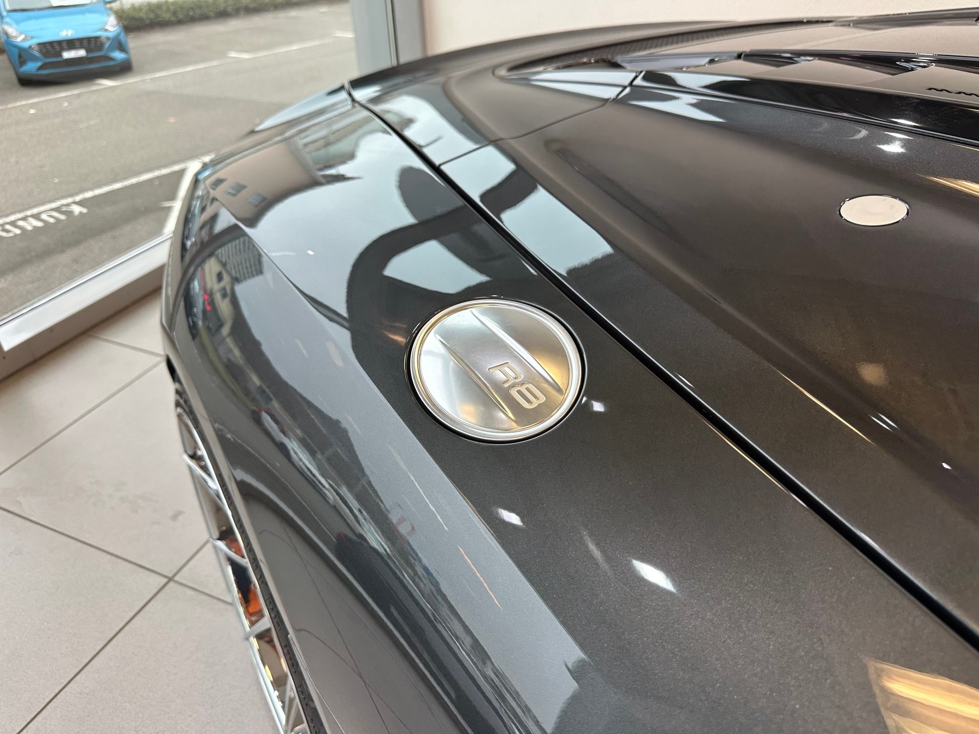 AUDI R8 Spyder RWD S-Tronic-image-18