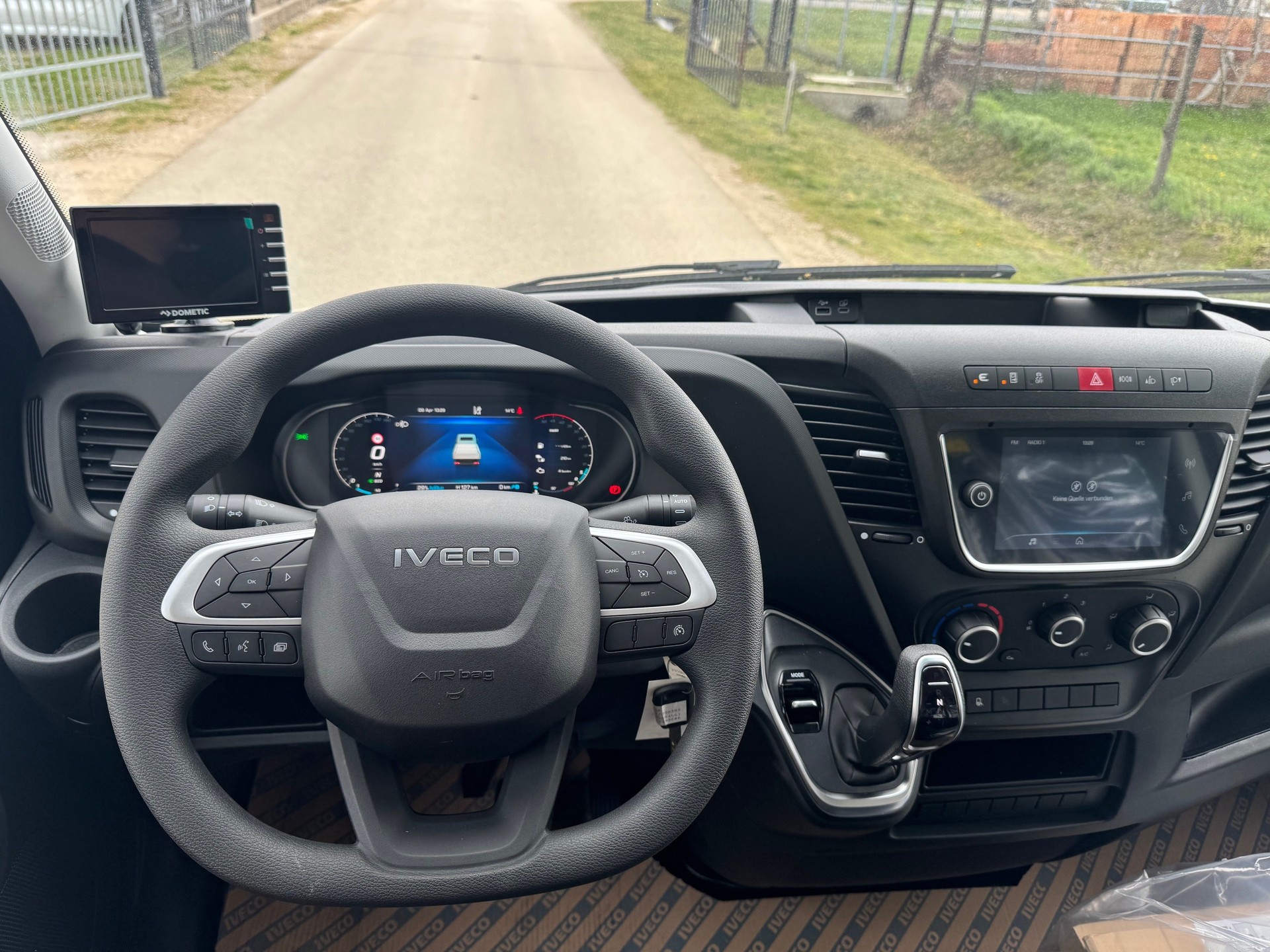 IVECO 35S18 A-8 180Ps mit Brücke und Schiebeplane und Ahk. 3500kg-image-5