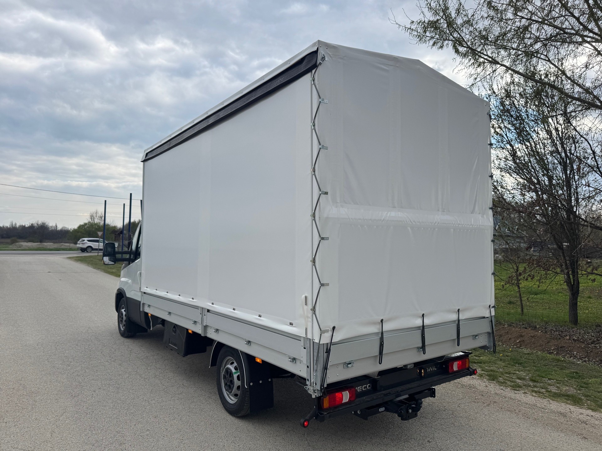 IVECO 35S18 A-8 180Ps mit Brücke und Schiebeplane und Ahk. 3500kg-image-10