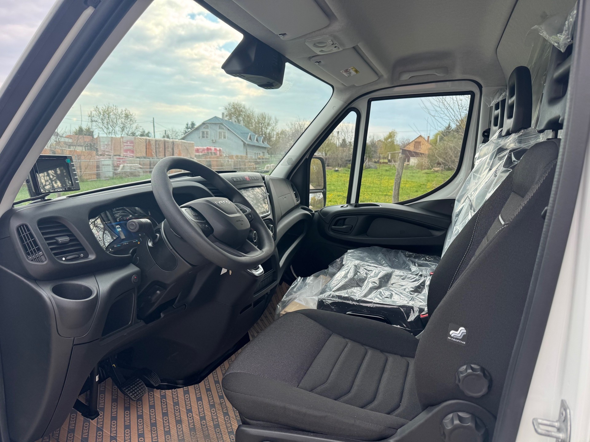 IVECO 35S18 A-8 180Ps mit Brücke und Schiebeplane und Ahk. 3500kg-image-3