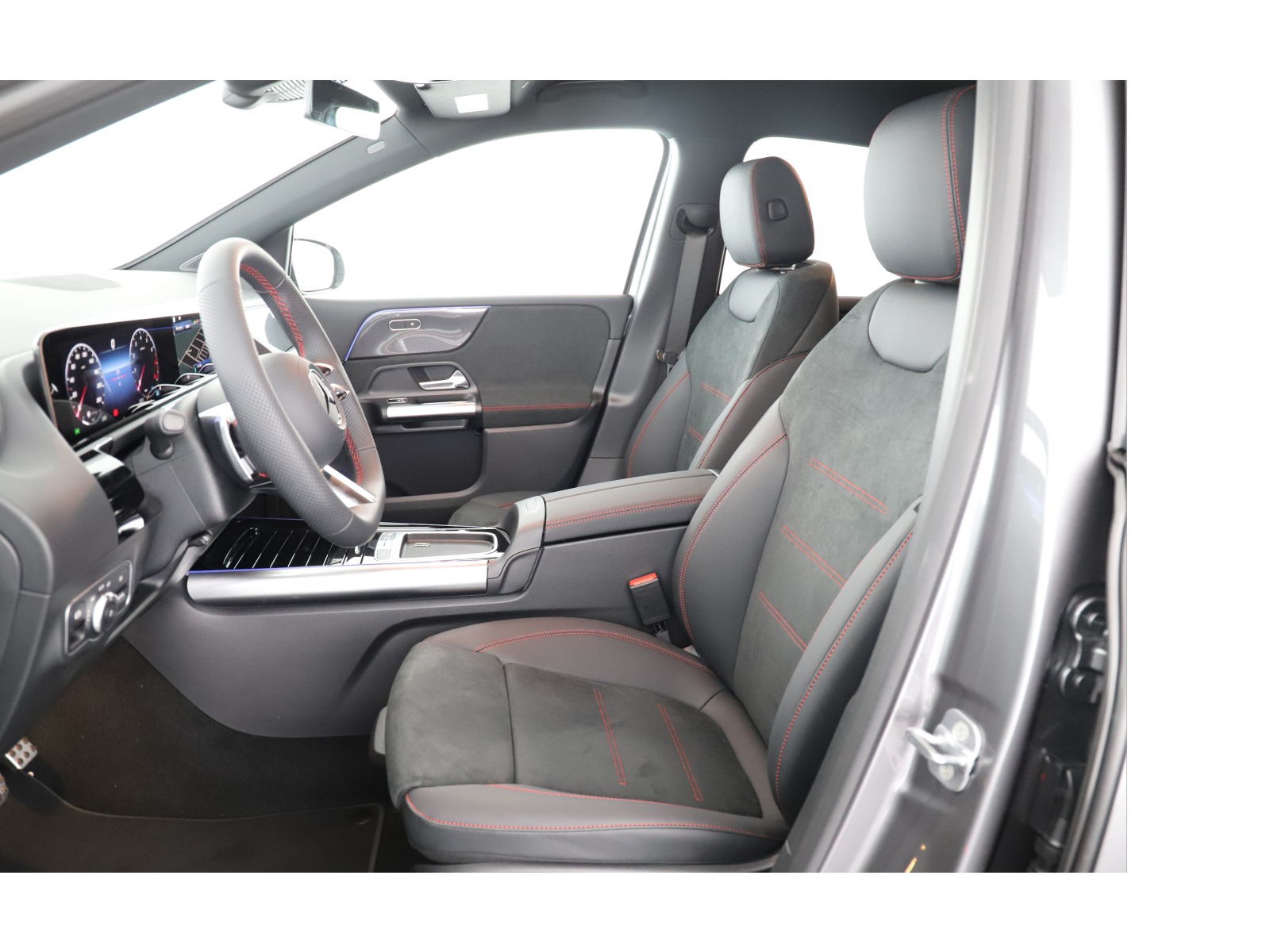 MERCEDES-BENZ B 200 7G-DCT-image-12