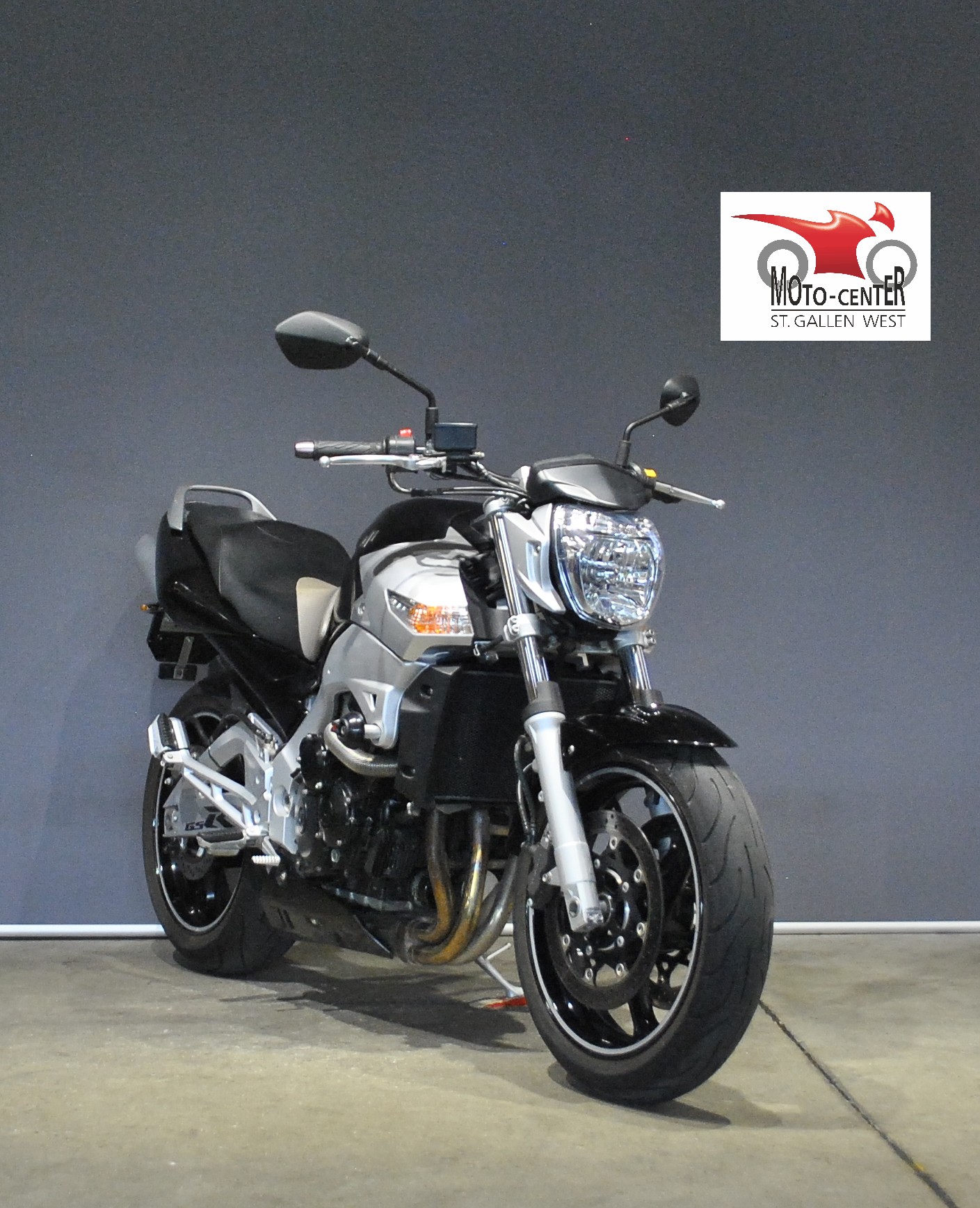 SUZUKI GSR 600
