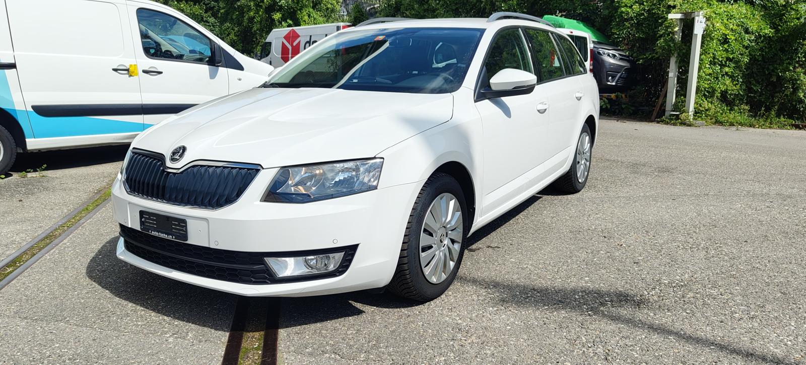 SKODA Octavia Combi 1.6 TDI Ambition DSG-image-0