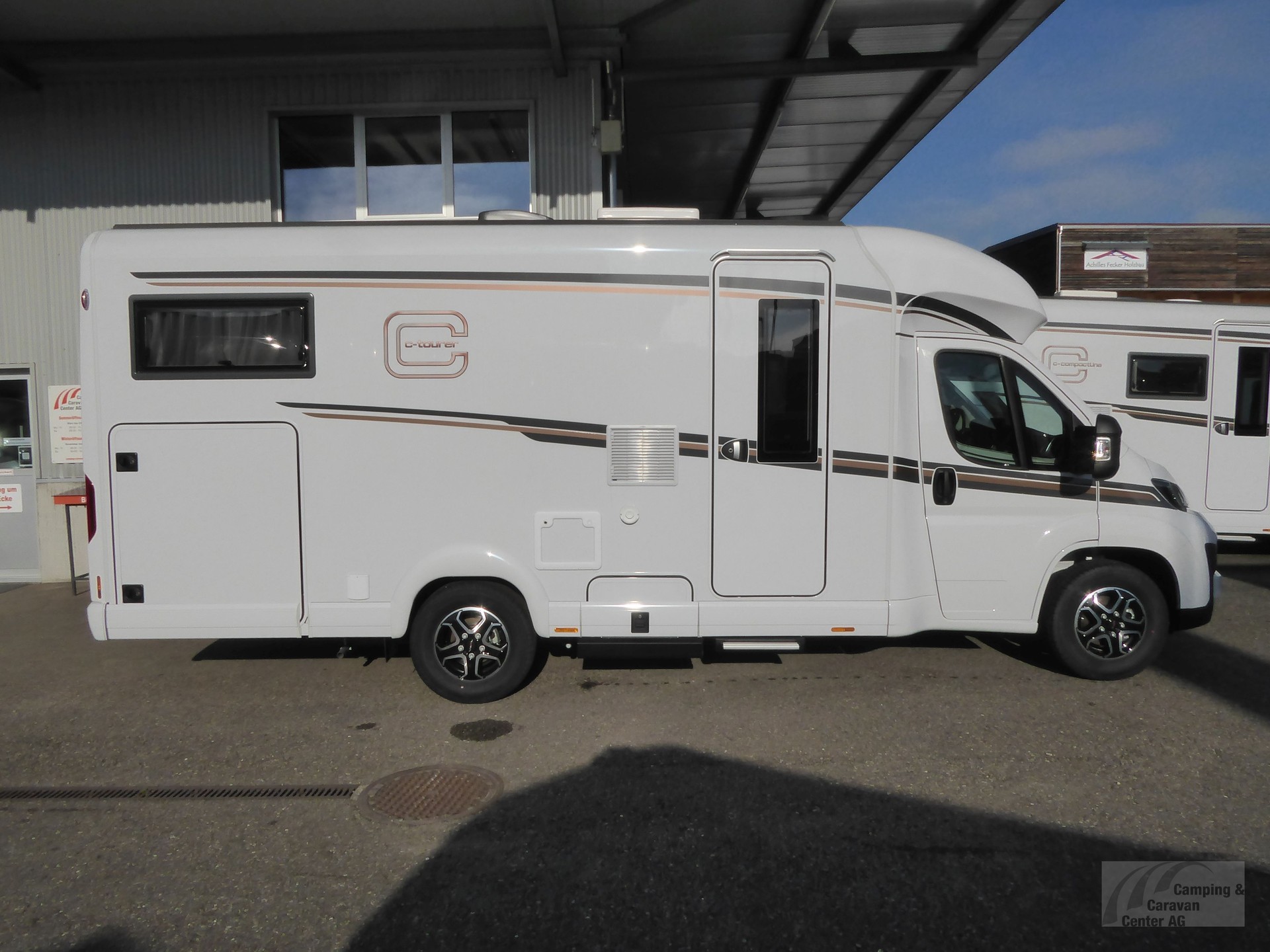 CARTHAGO C1-tourer T 145 RB-LE "lightweight"-image-1