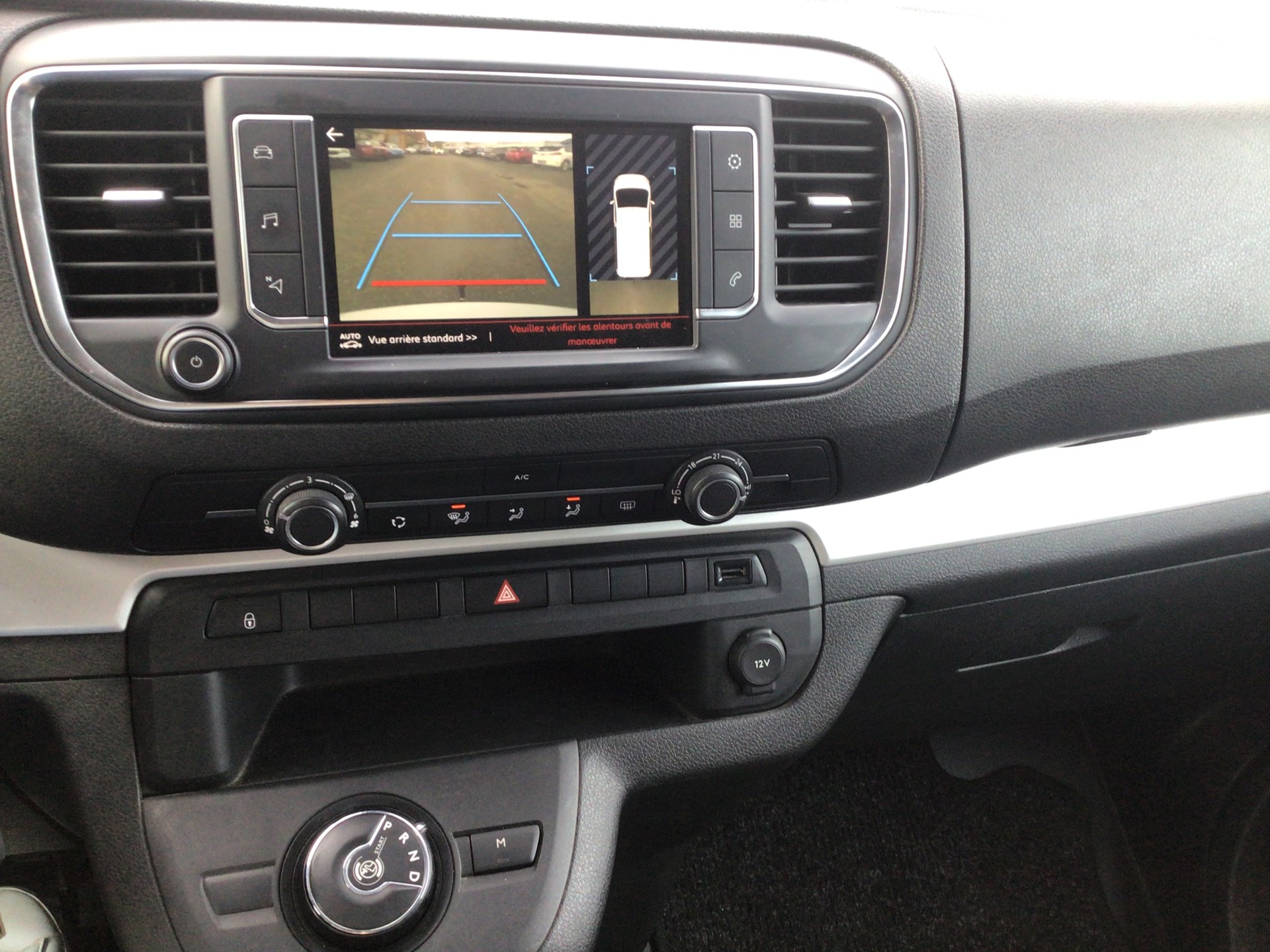 CITROEN Spacetourer 2.0 BlueHDi Feel M EAT-image-12