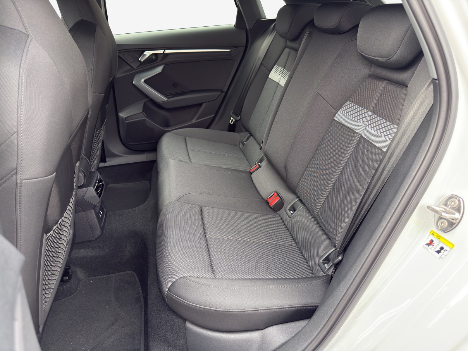 AUDI A3 Sportback 40 TFSI S line S-tronic quattro-image-11