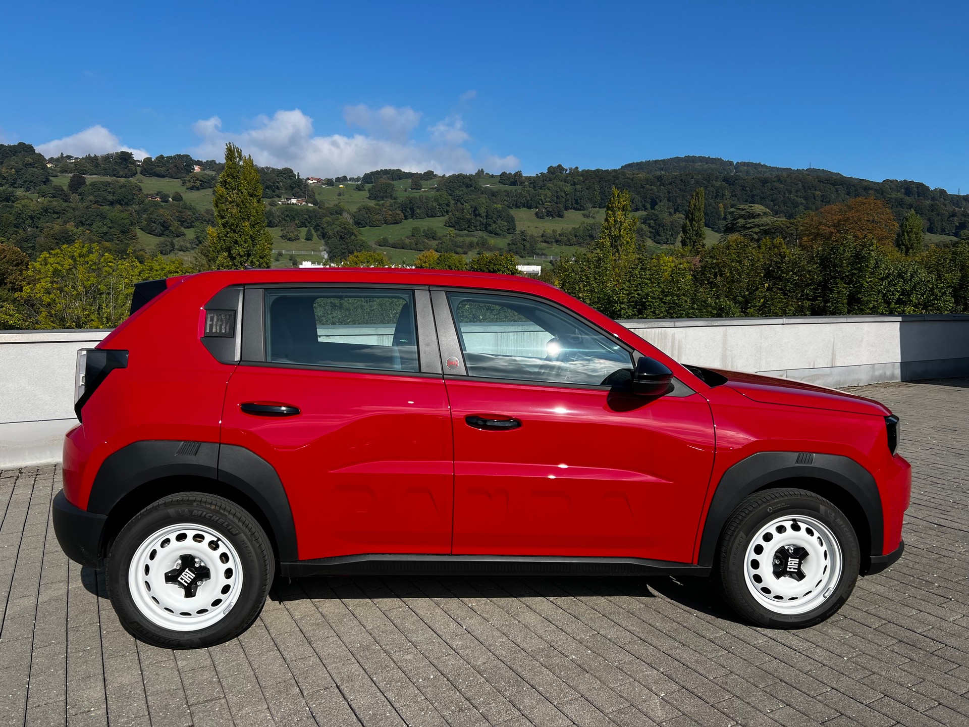 FIAT Grande Panda El. Red-image-1