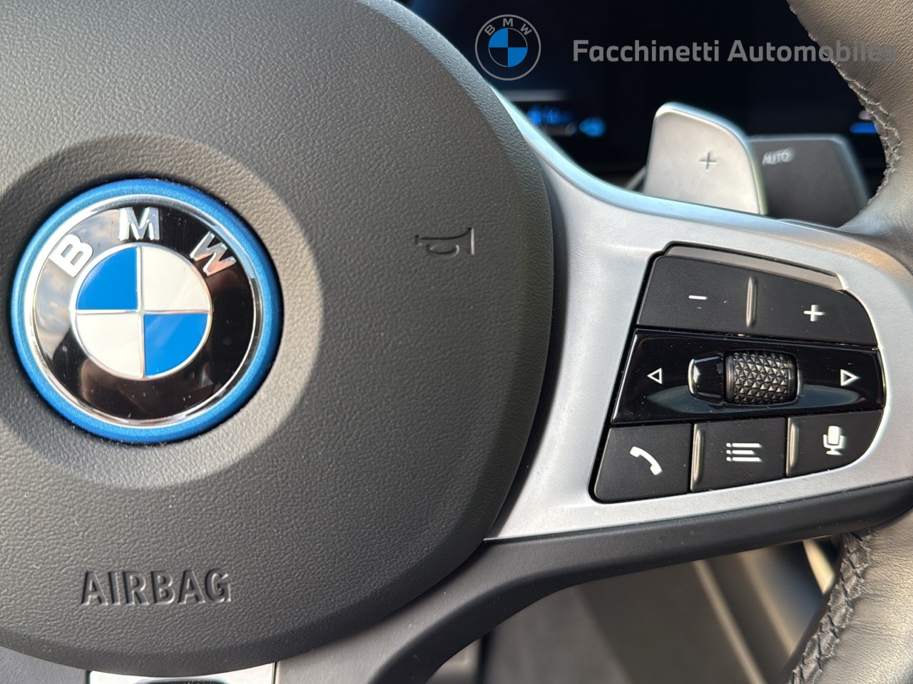BMW 330e xDrive Steptronic M Sport Pro-image-17