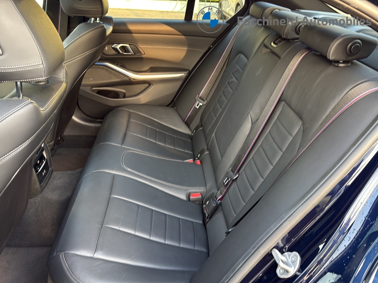 BMW 330e xDrive Steptronic M Sport Pro-image-21