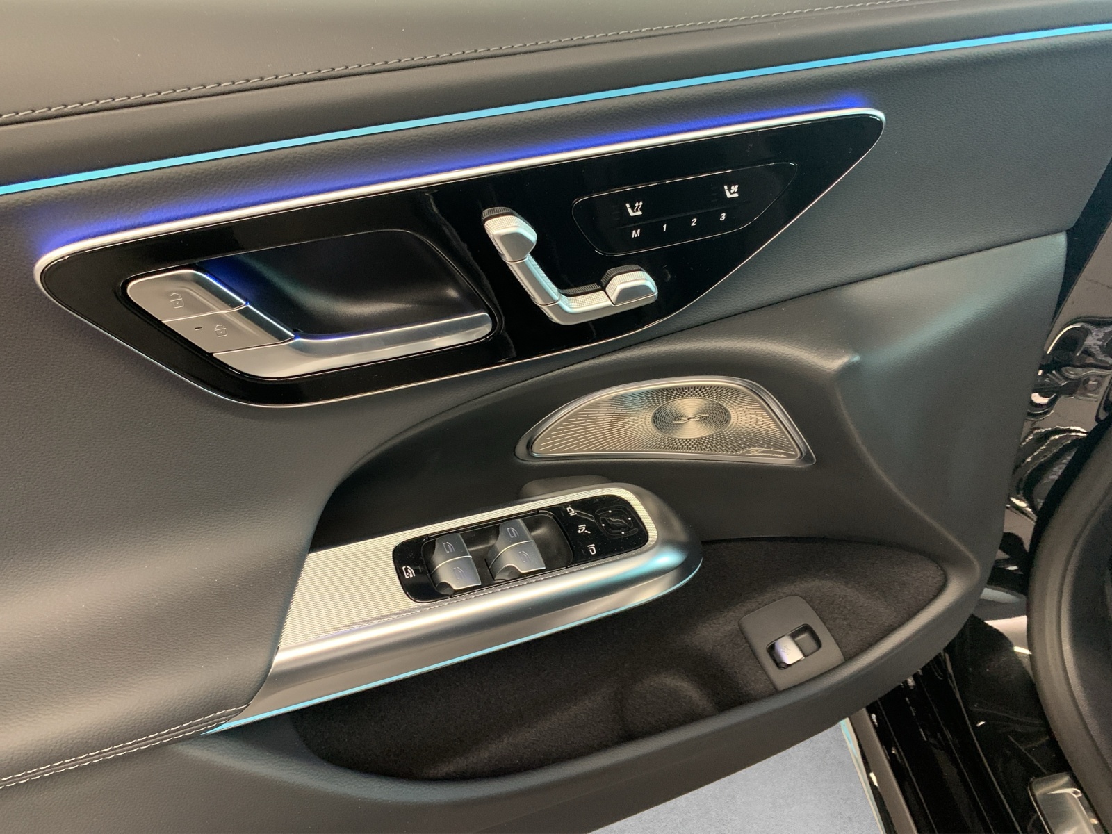 MERCEDES-BENZ E 300 de Break 4MATIC with EQ Hybrid-image-5