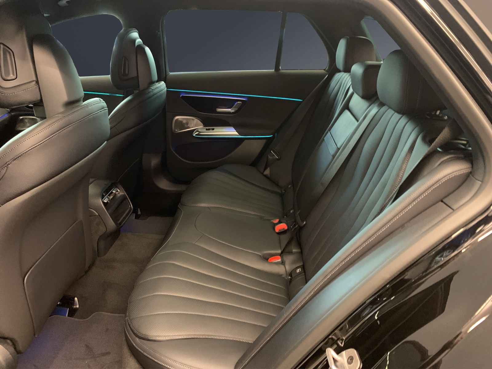 MERCEDES-BENZ E 300 de Break 4MATIC with EQ Hybrid-image-10