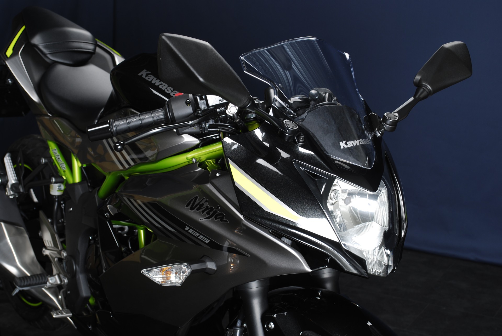 KAWASAKI NINJA 125 MY26-showroom-element-3