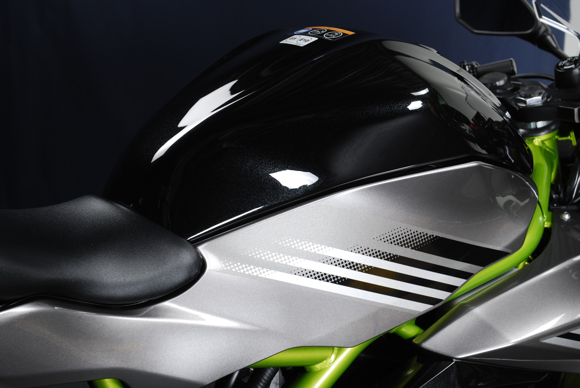 KAWASAKI NINJA 125 MY26-showroom-element-2