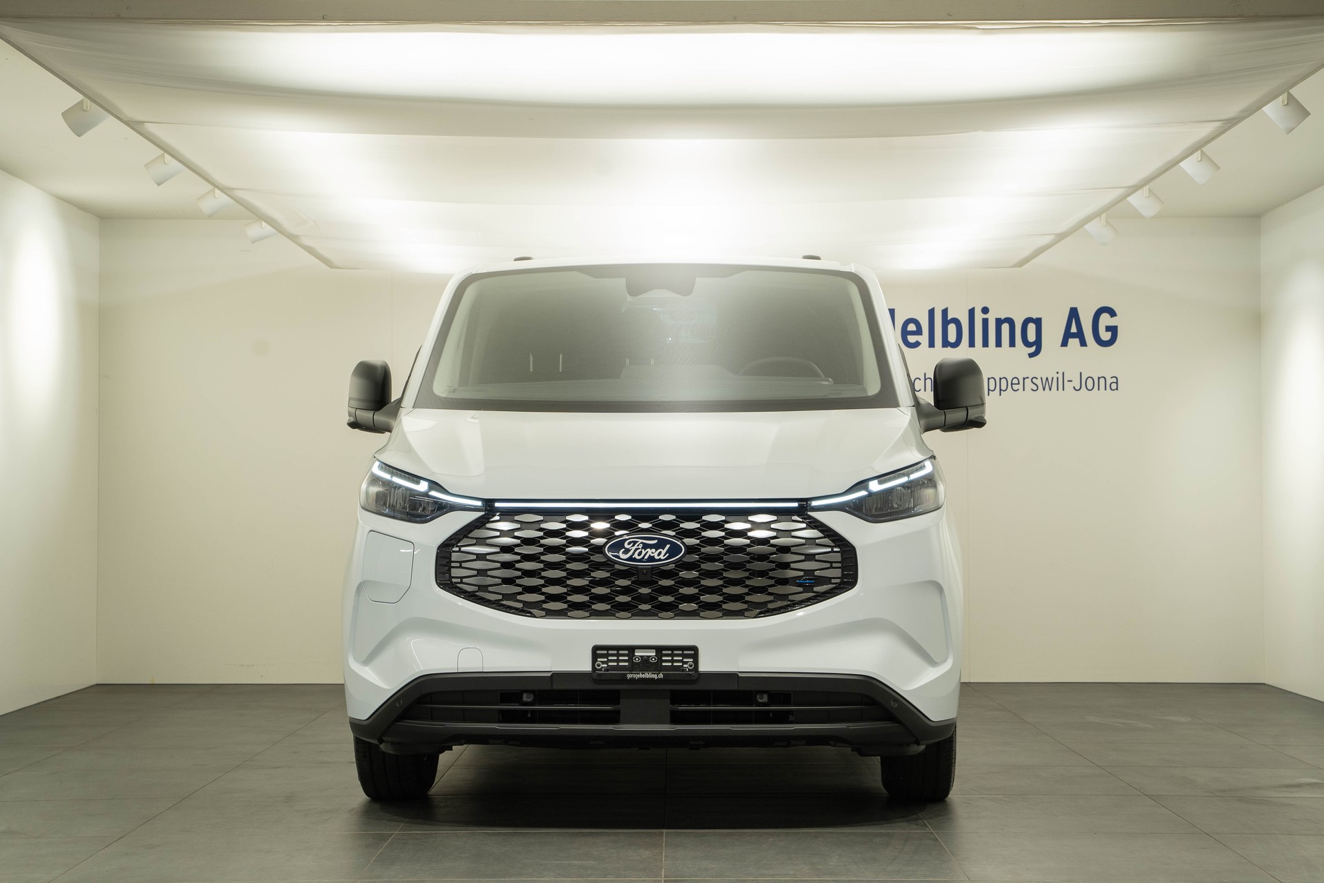 FORD E-Transit C Van 320 L1 Trend-image-1