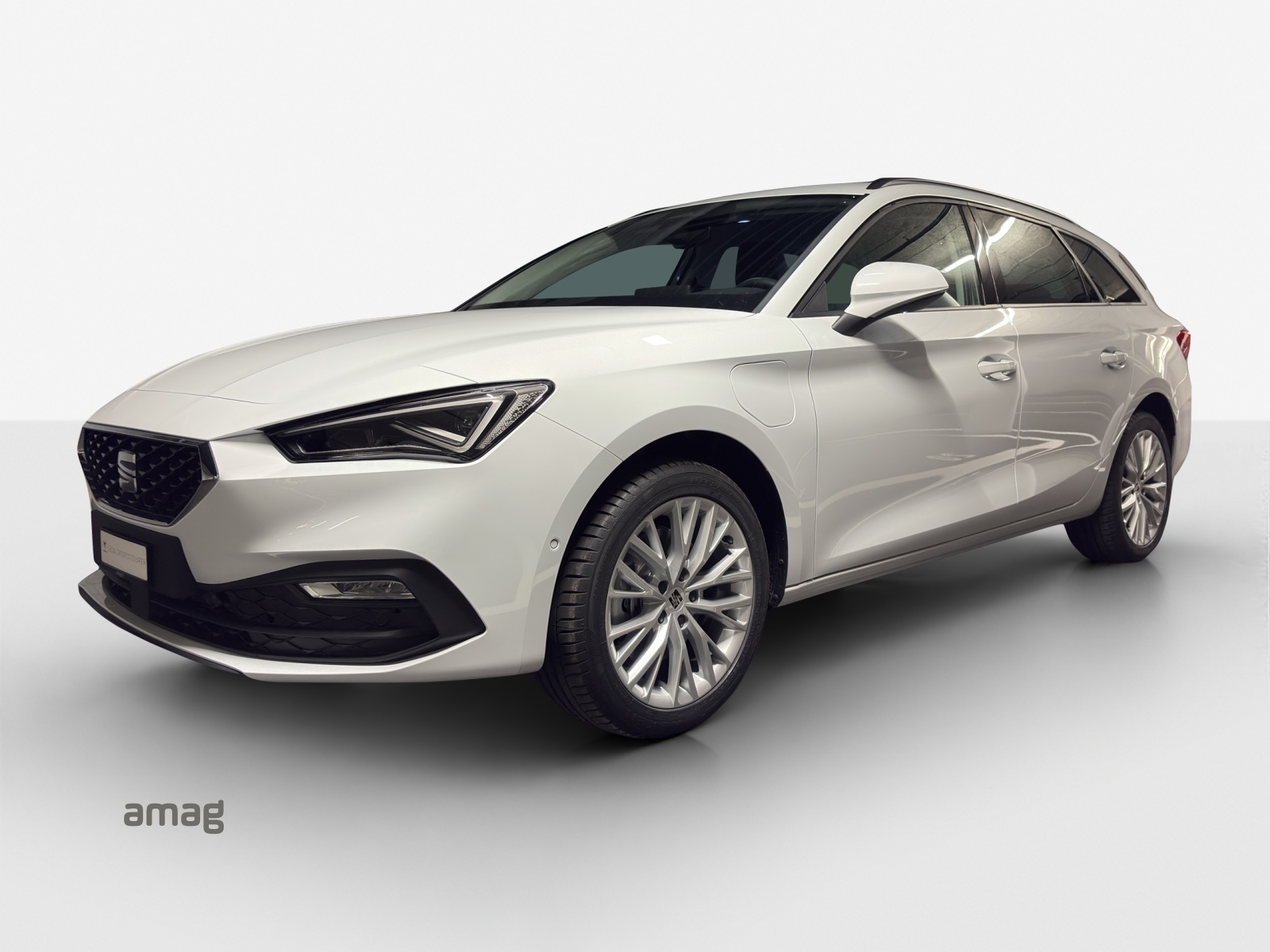 SEAT Leon ST 1.5 eHybrid pHEV DSG Business Edition-image-0