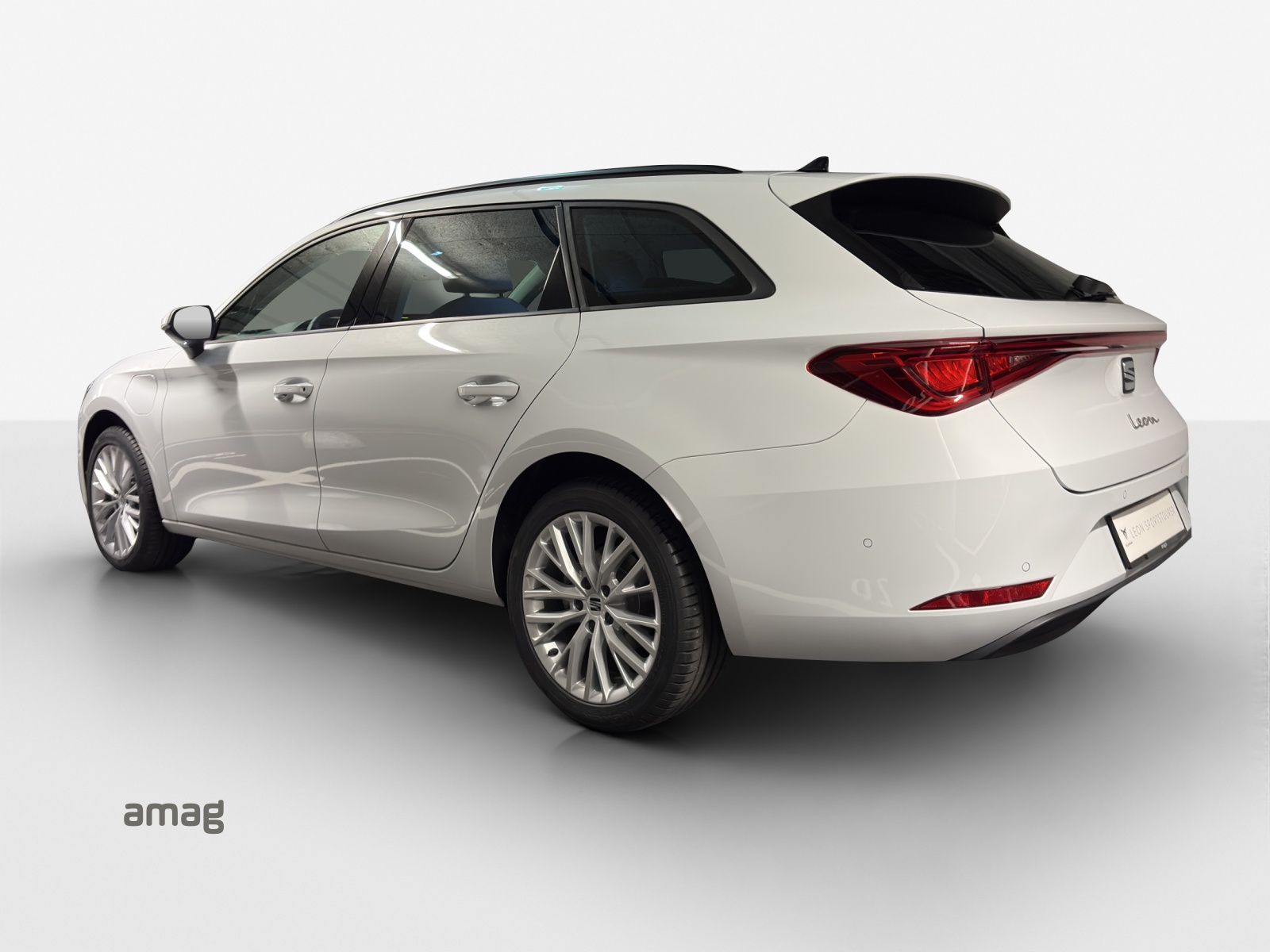SEAT Leon ST 1.5 eHybrid pHEV DSG Business Edition-image-2
